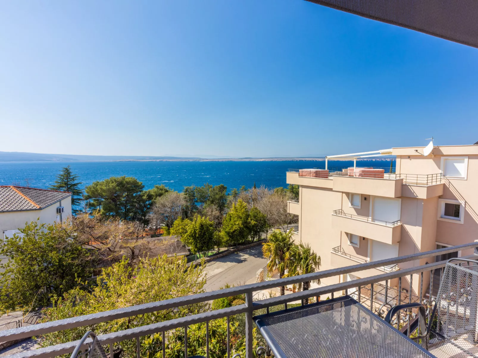 Domino Restaurant 4 / HR-09502-04 - Buiten