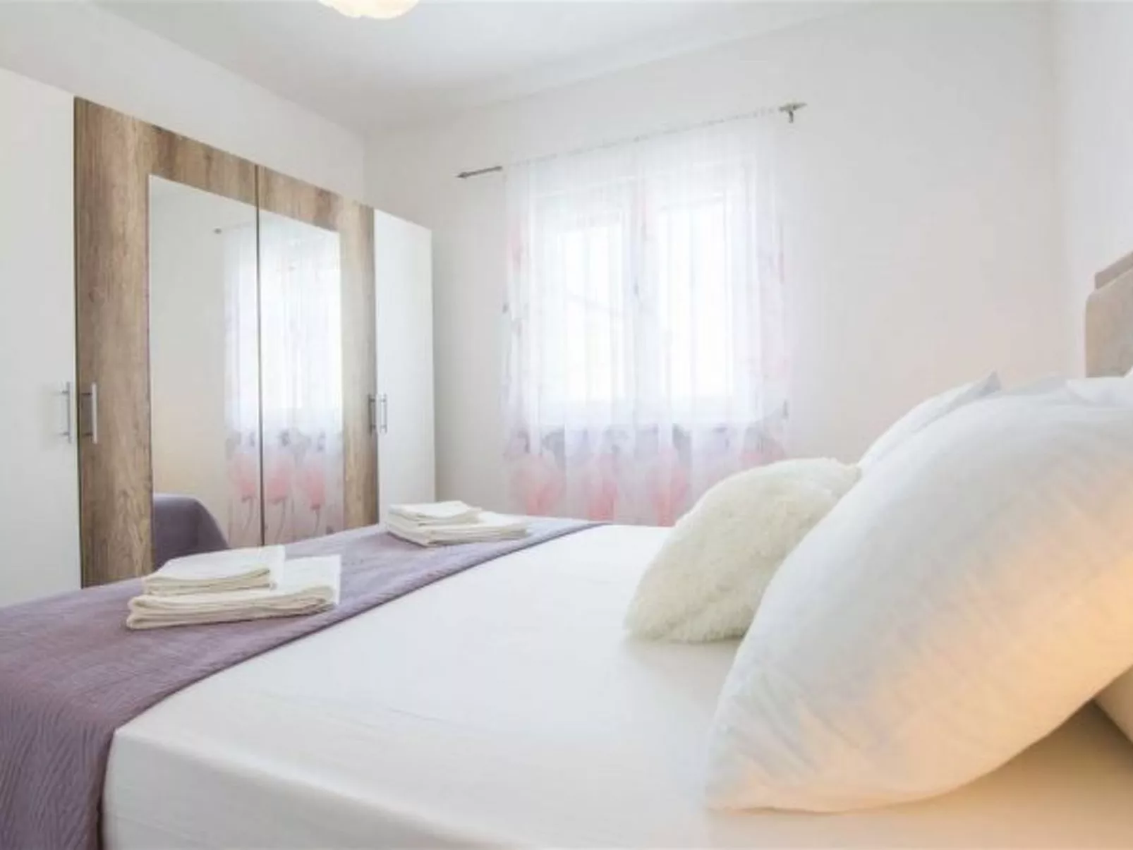 Holiday house Flora with pool - Image-tags.info