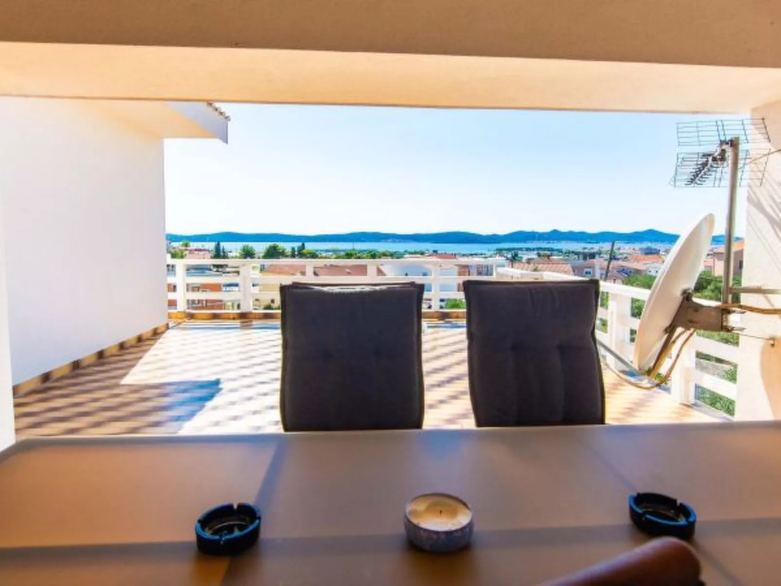 Villa Annamaria with large pool, Zadar - Image-tags.info