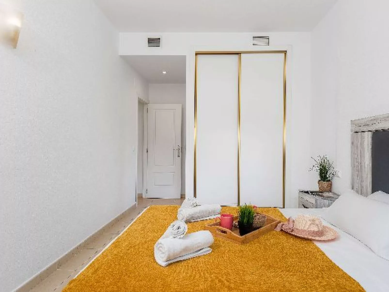 Apartment Happy -  PlusHolidays - Image-tags.info