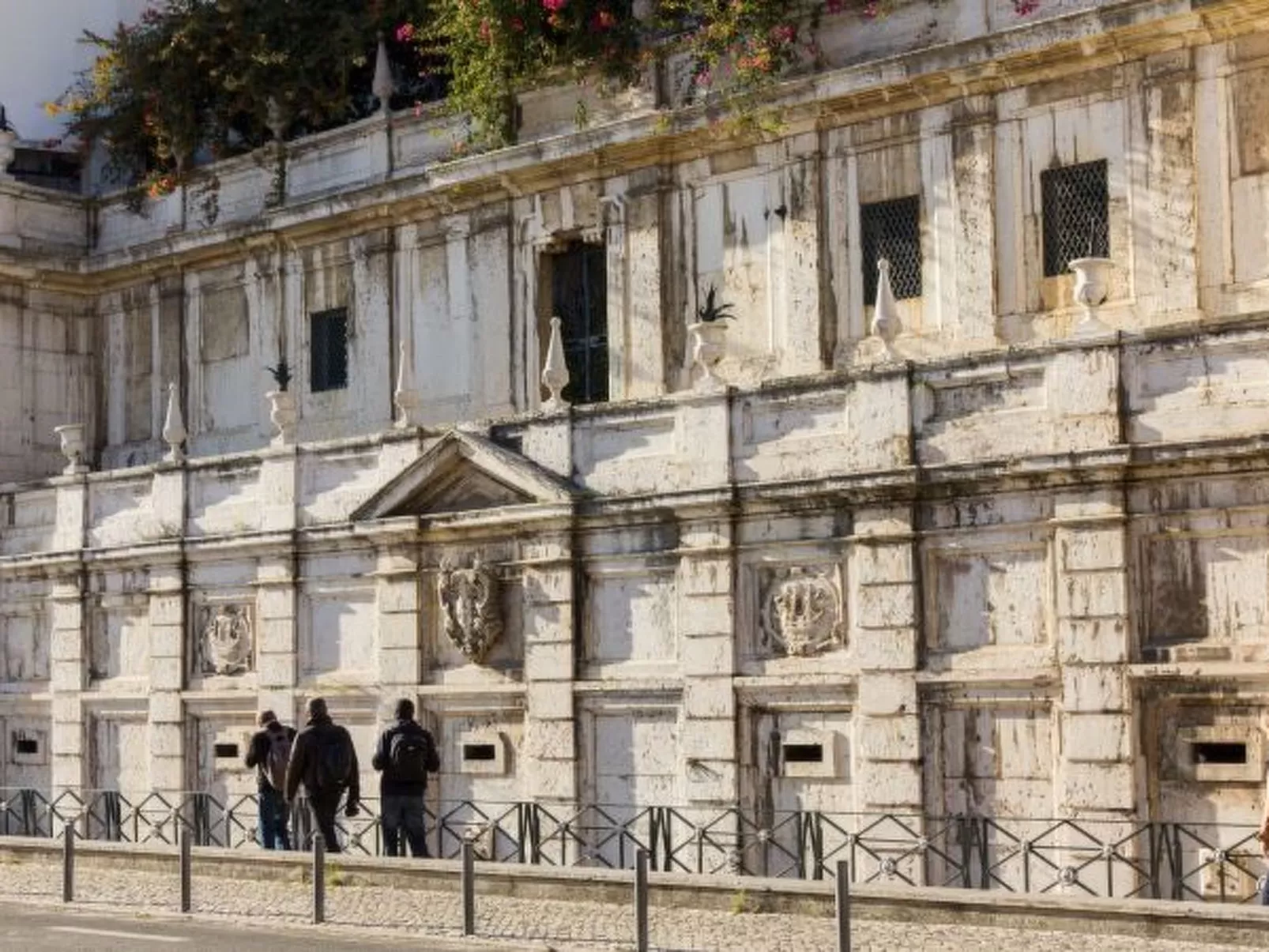 Alfama District Apartments - Santiago - Buiten