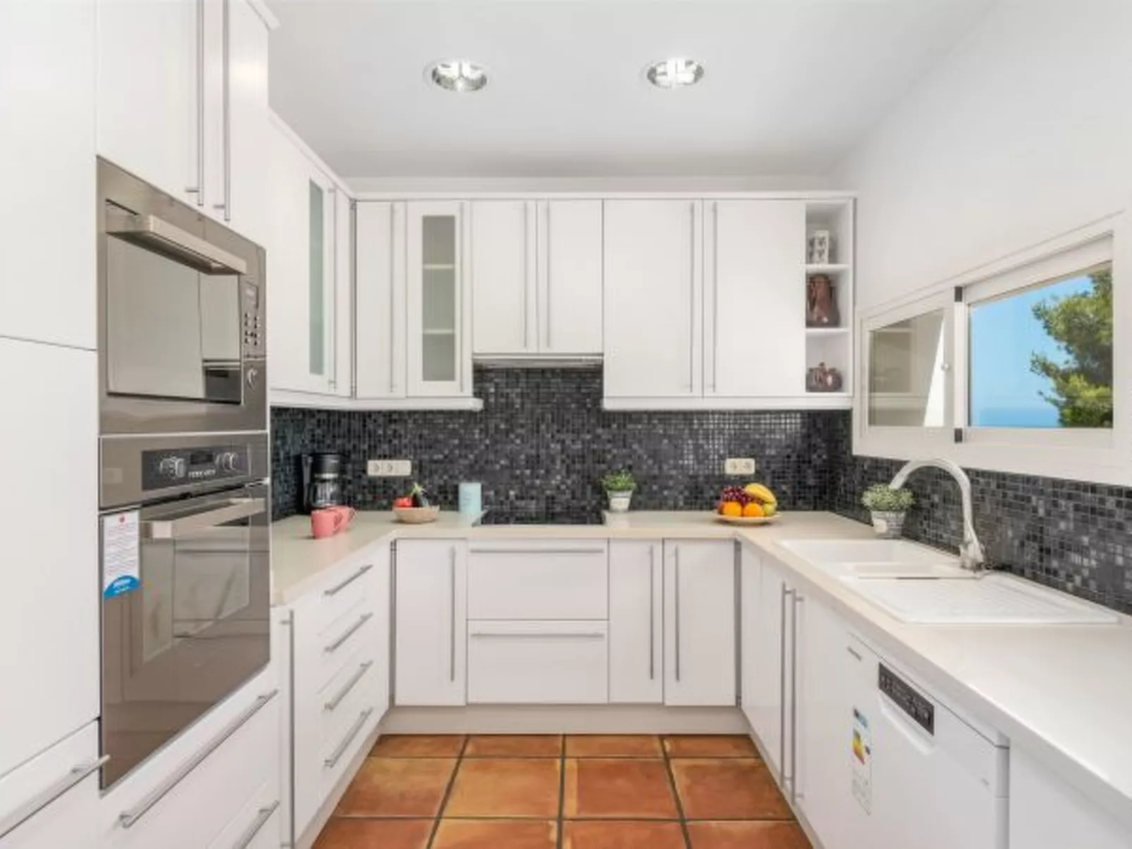 Villa Moderna - PlusHolidays - Image-tags.info