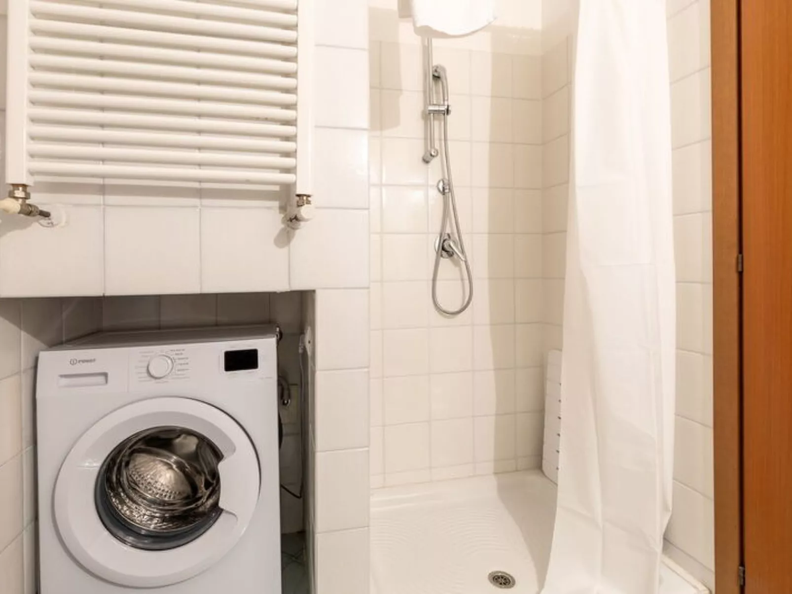 Movie Suite Jesi - Binnen