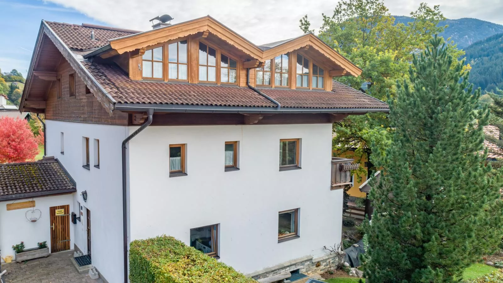 Appartementkombination Brixnerwirt I II III und IV-Buitenkant zomer