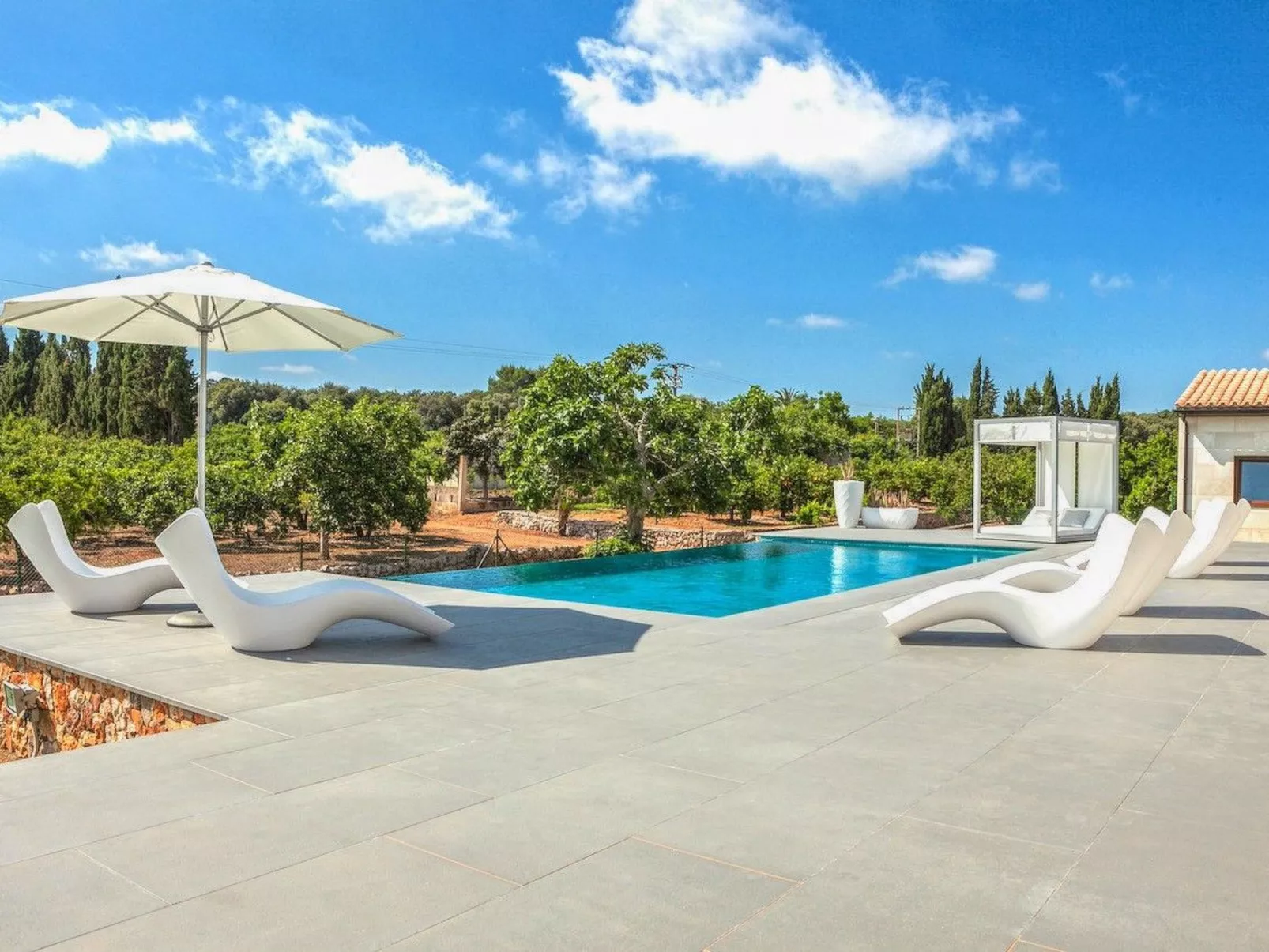 Schönes Landhaus vor kurzem am Rande des Dorfes von Muro gebaut. - Image-tags.info