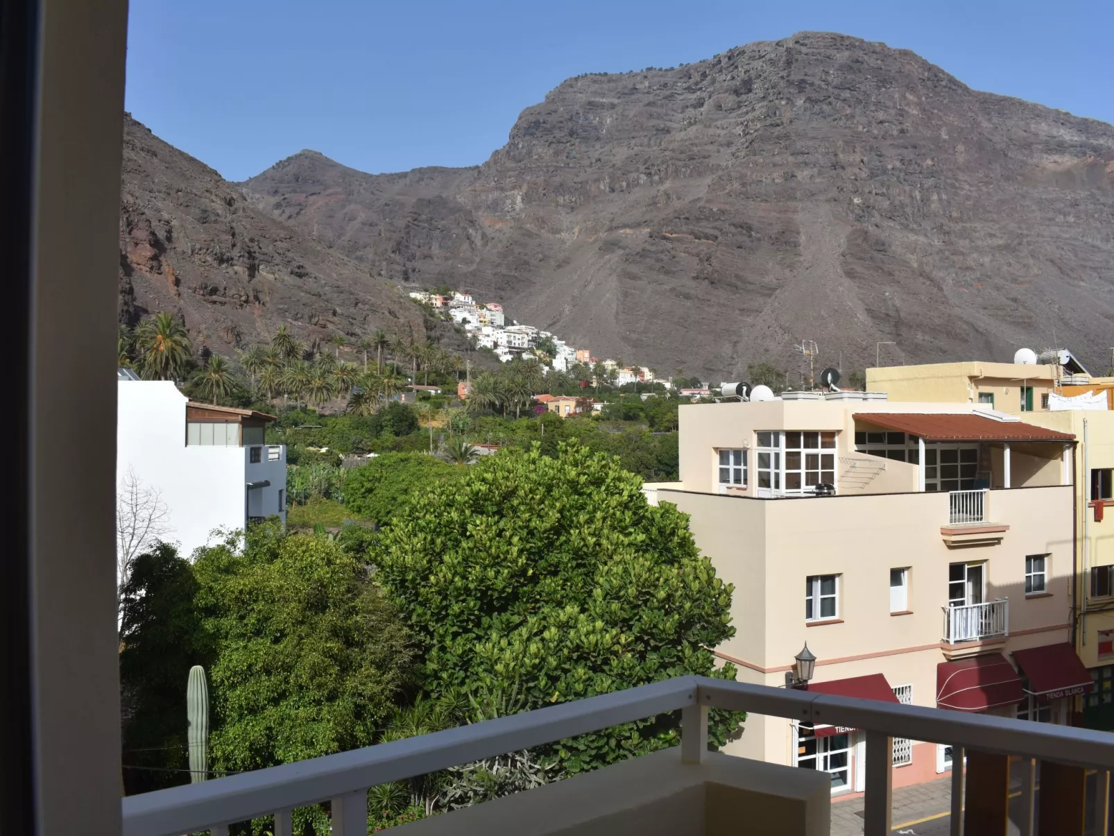 Große Wohnung in Playa De La Calera mit Schönem Balkon - Buiten