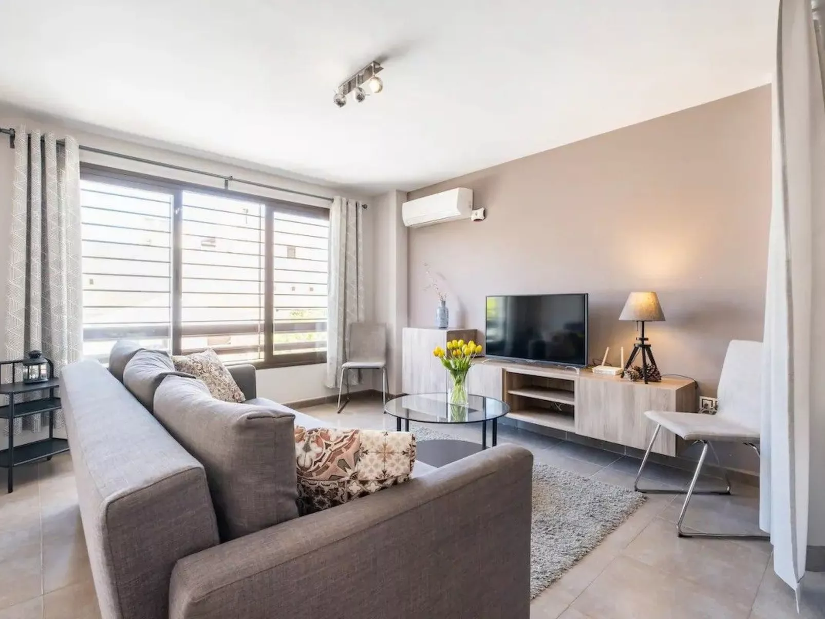 "Casa Valle Niza" mit Pool - Binnen