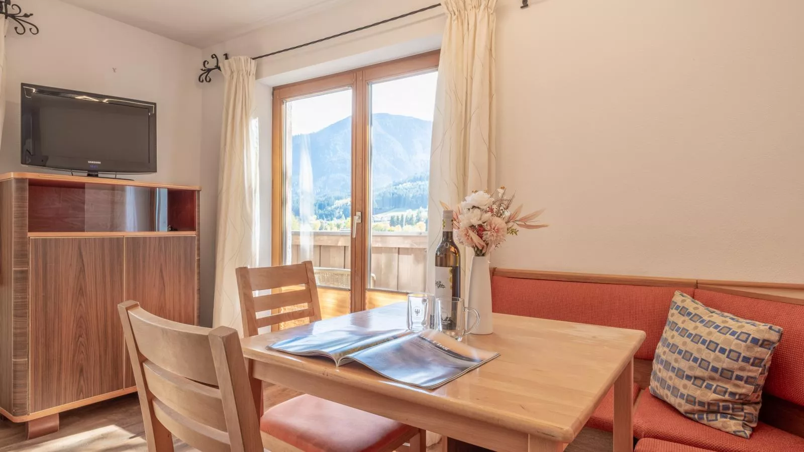 Appartementkombination Brixnerwirt I II III und IV-Eetkamer