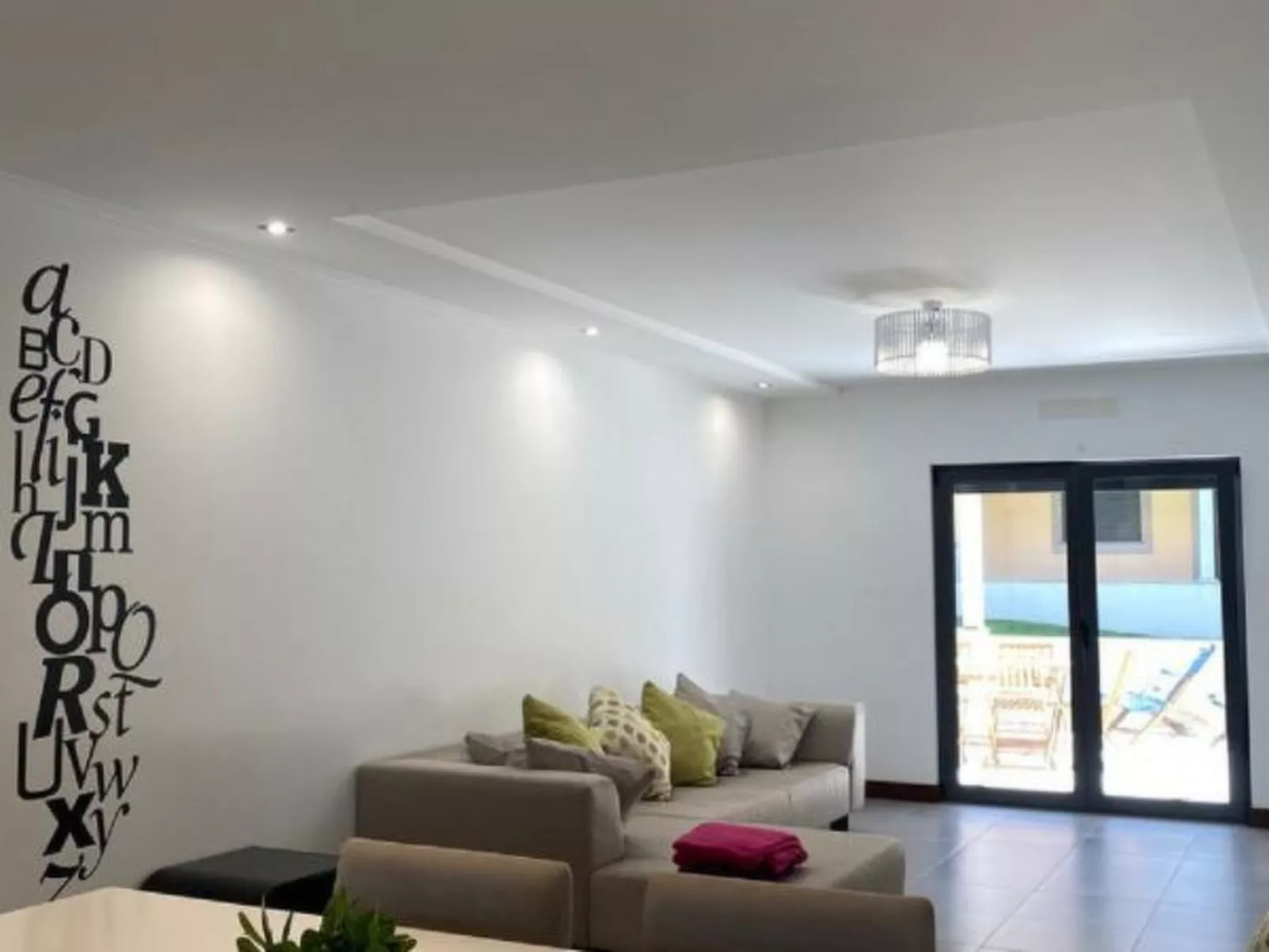 SUNSET HOUSE WITH SEAVIEW & TERRACE by VACATIONY - Binnen