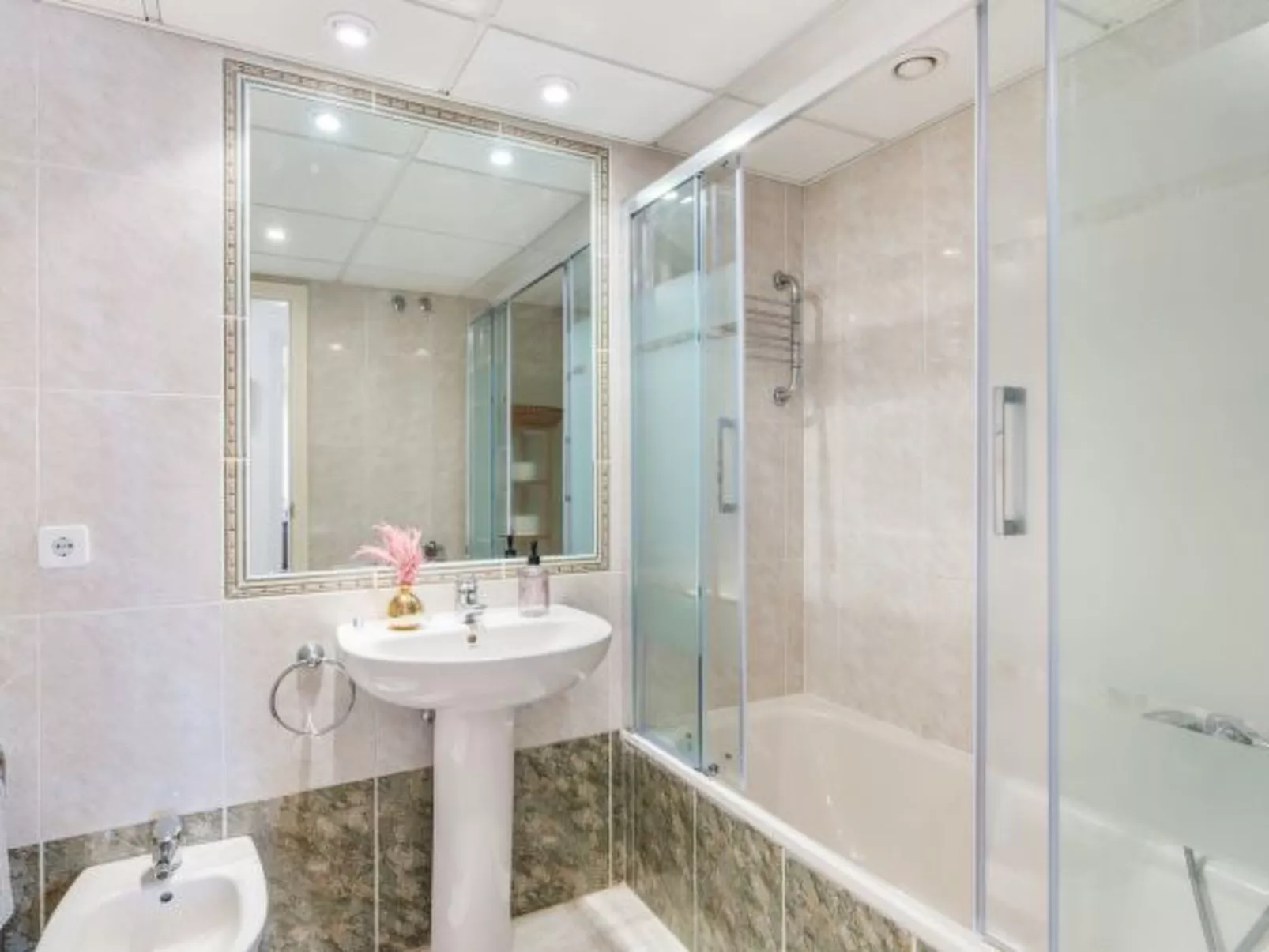 Apartment Zafiro - PlusHolidays - Image-tags.info