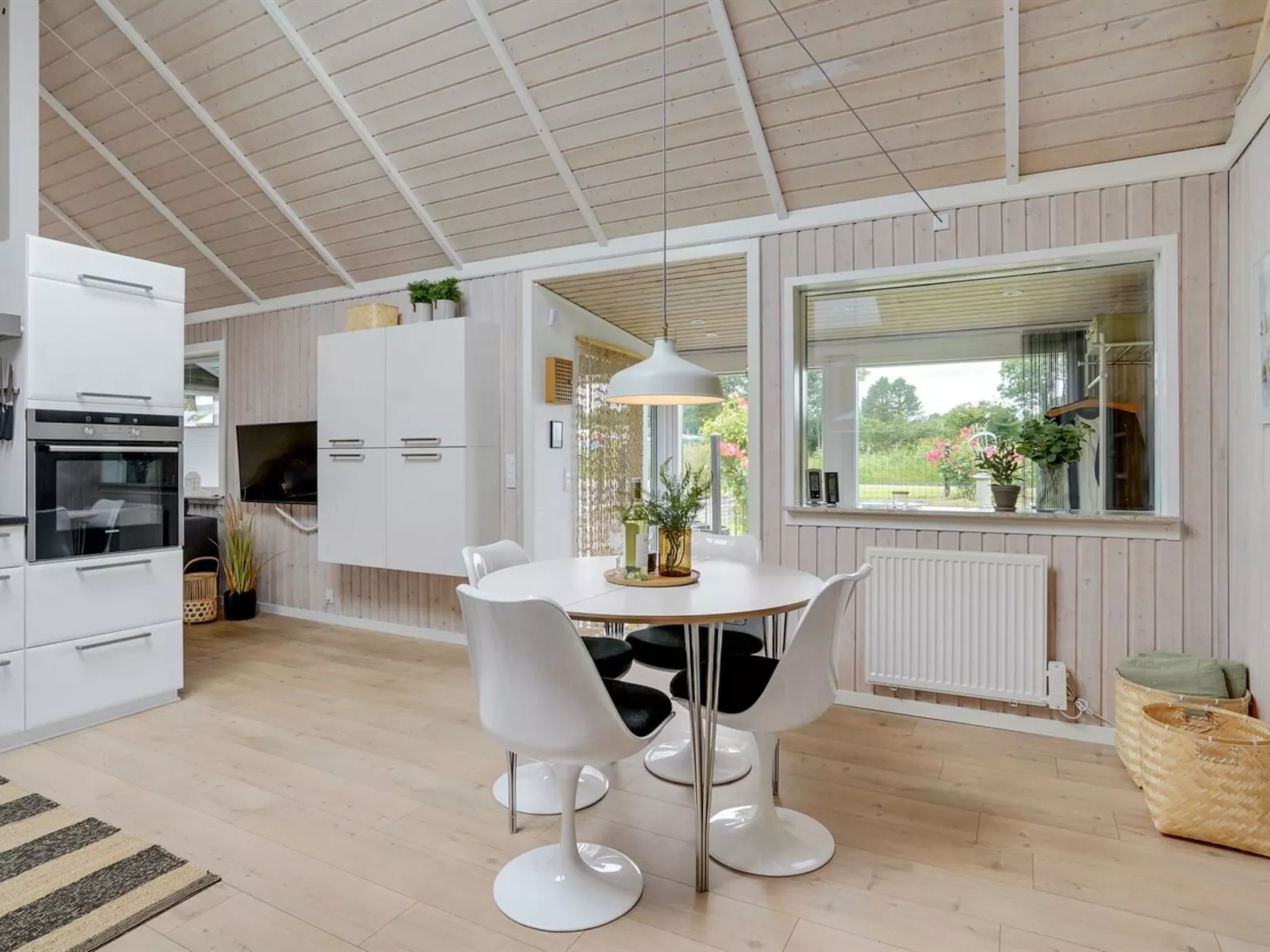 "Kei" - 75m from the sea - Binnen