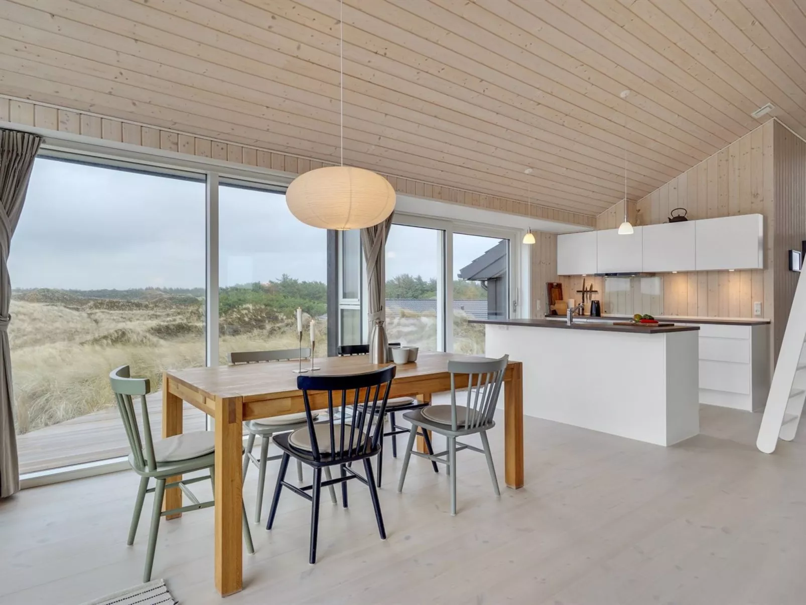 "Marjorie" - 400m from the sea - Binnen