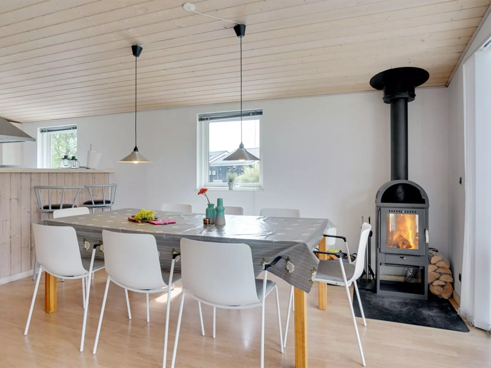 "Alvi" - 400m to the fjord - Binnen