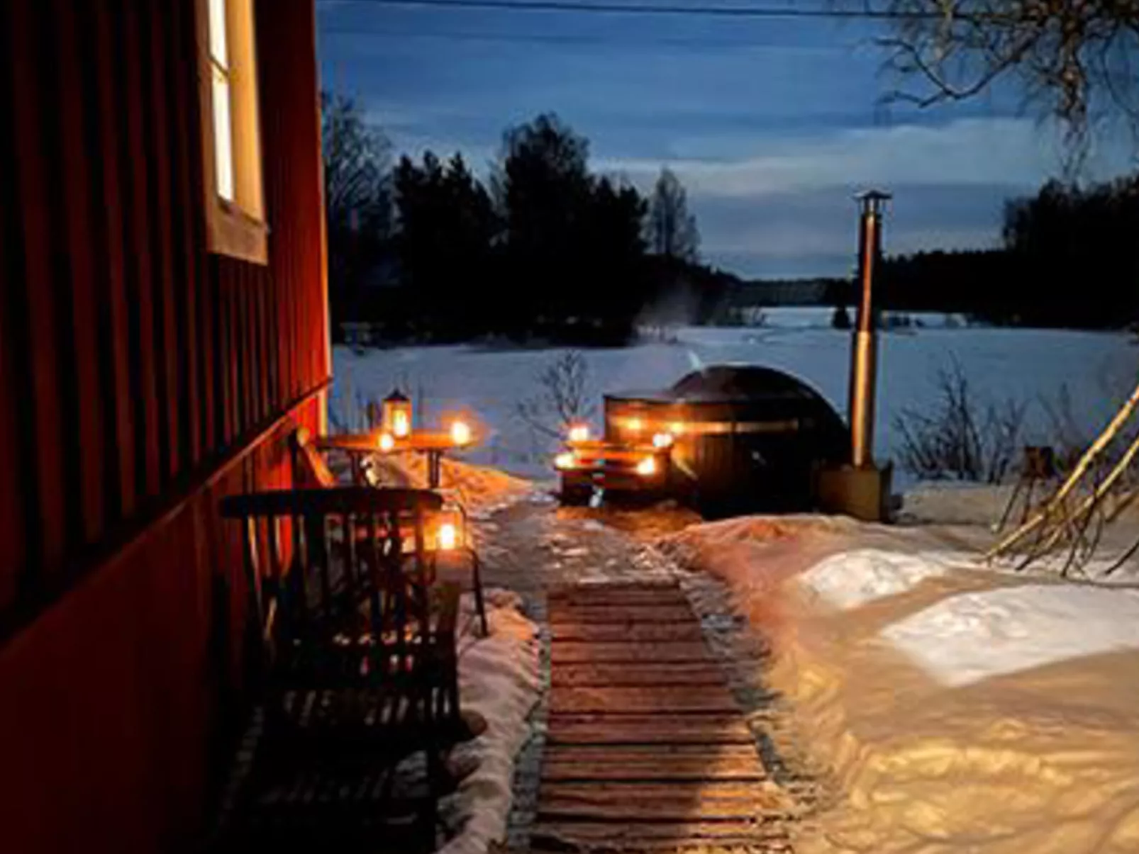 Virtaan väentupa - Binnen