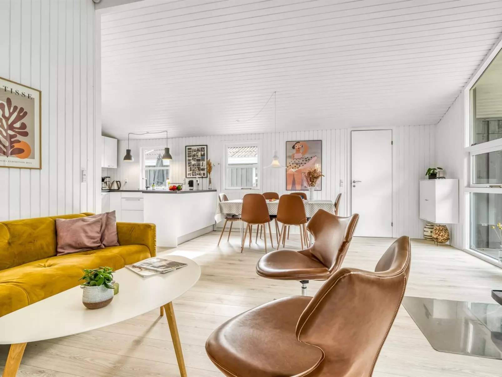 "Annamie" - 1.8km from the sea - Binnen