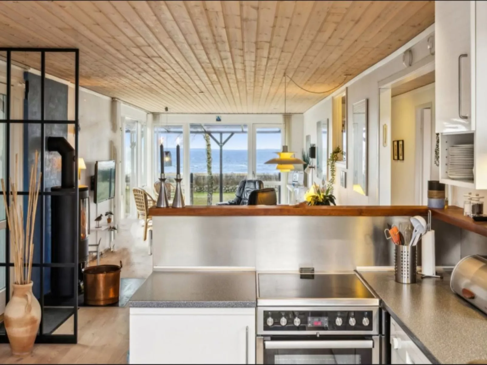 "Soini" - 50m from the sea - Binnen