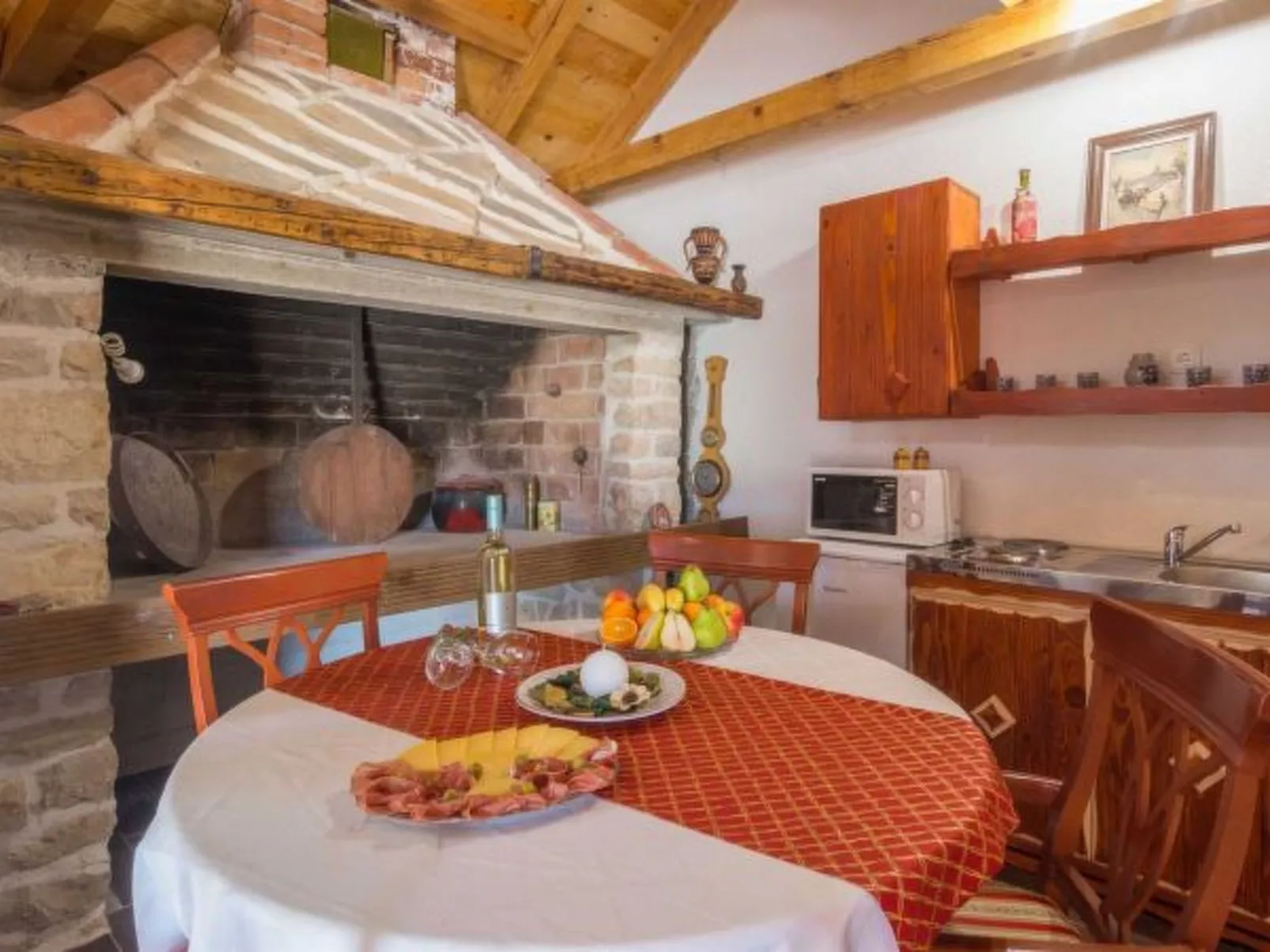 Country House Irena with pool - Image-tags.info