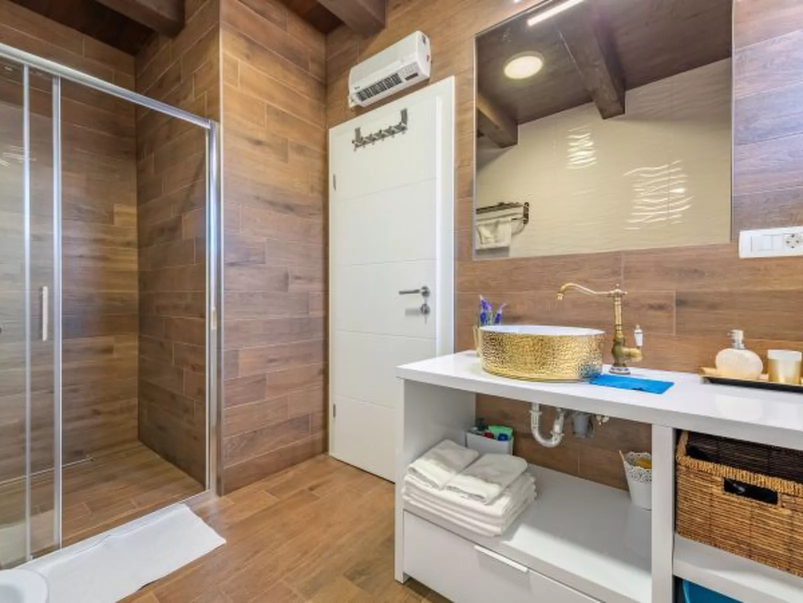 Villa Jurenda with heated pool - Image-tags.info