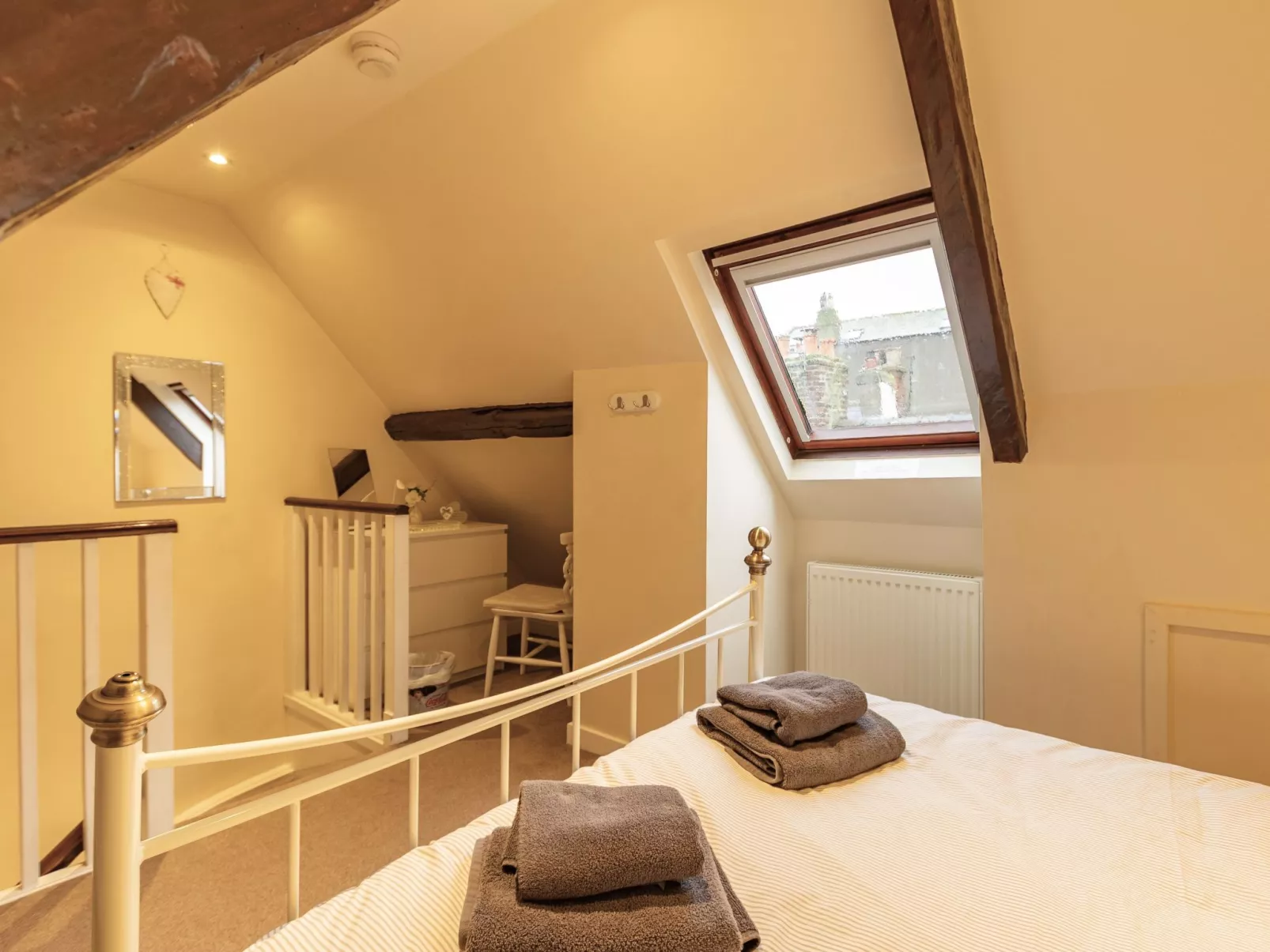 Robins Nest - Binnen