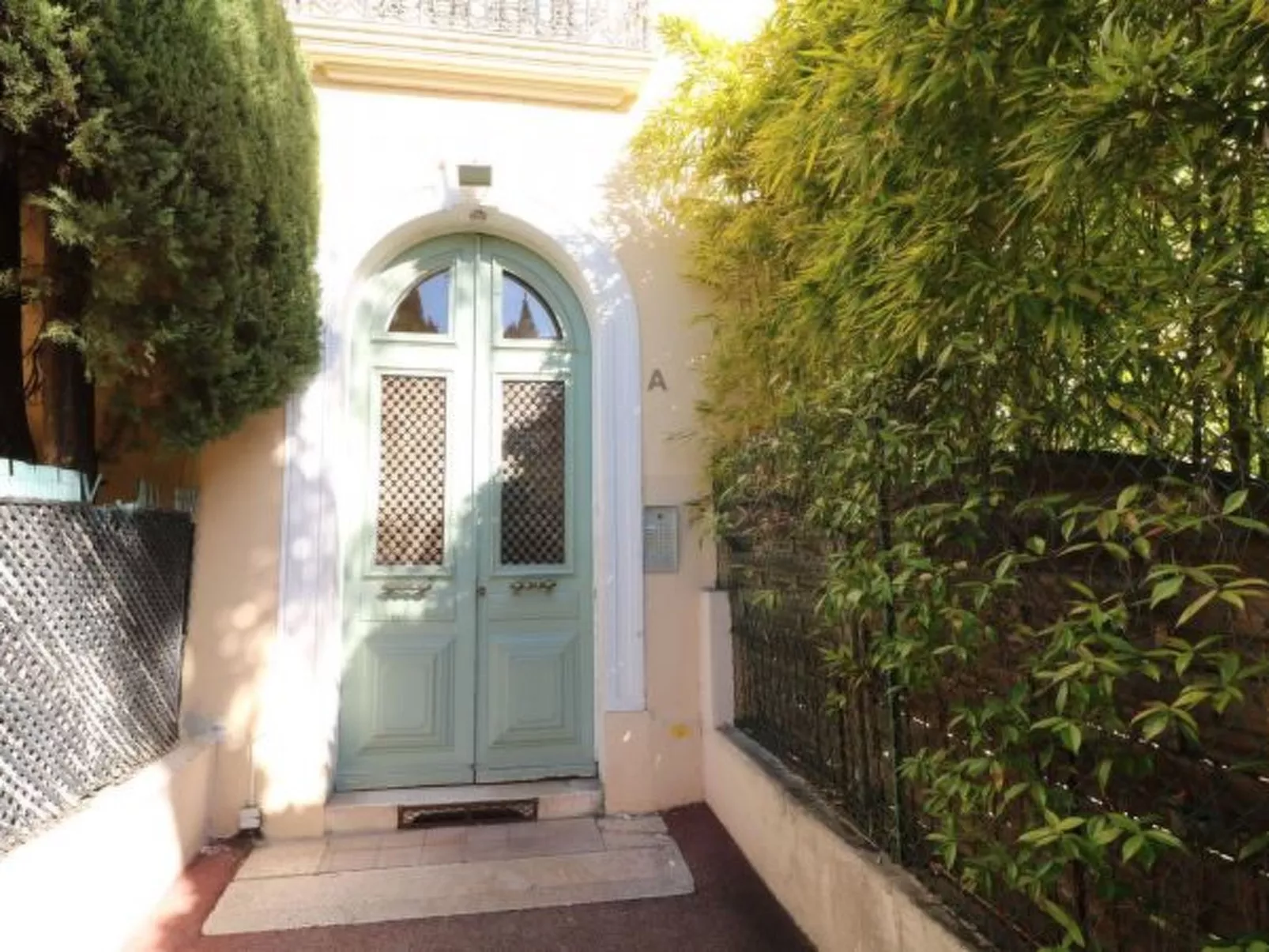 Beautiful 3 bedroom Carlton Canada 403 - Image-tags.info