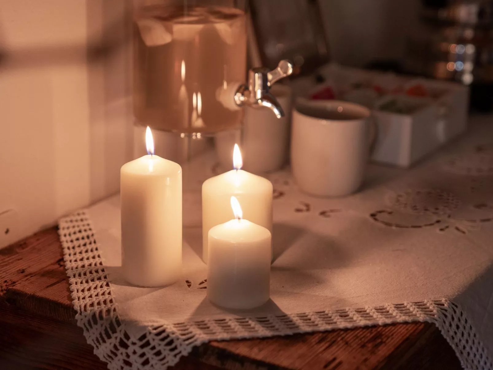 Zimmer mit Bad in einer Einrichtung mit Wellness-Center - Image-tags.info