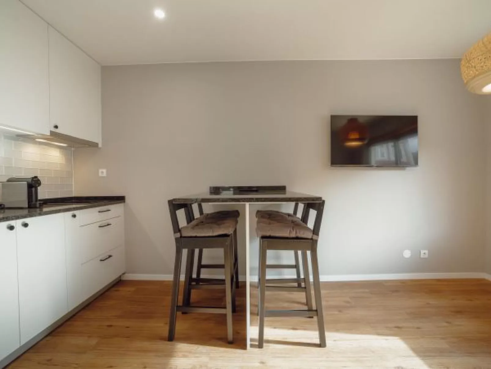 CRYSTAL PALACE GARDEN STYLISH APARTMENT - Binnen