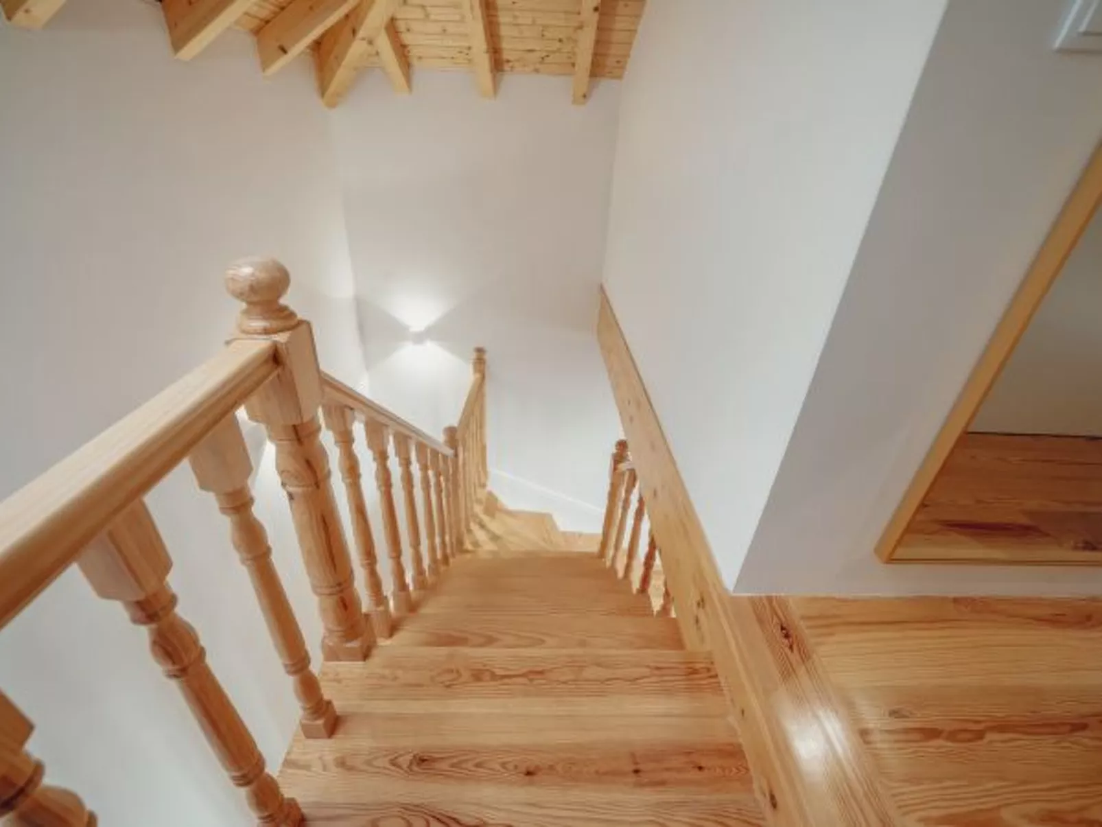 DOWNTOWN CLERIGOS with RIVER VIEW by VACATIONY - Binnen