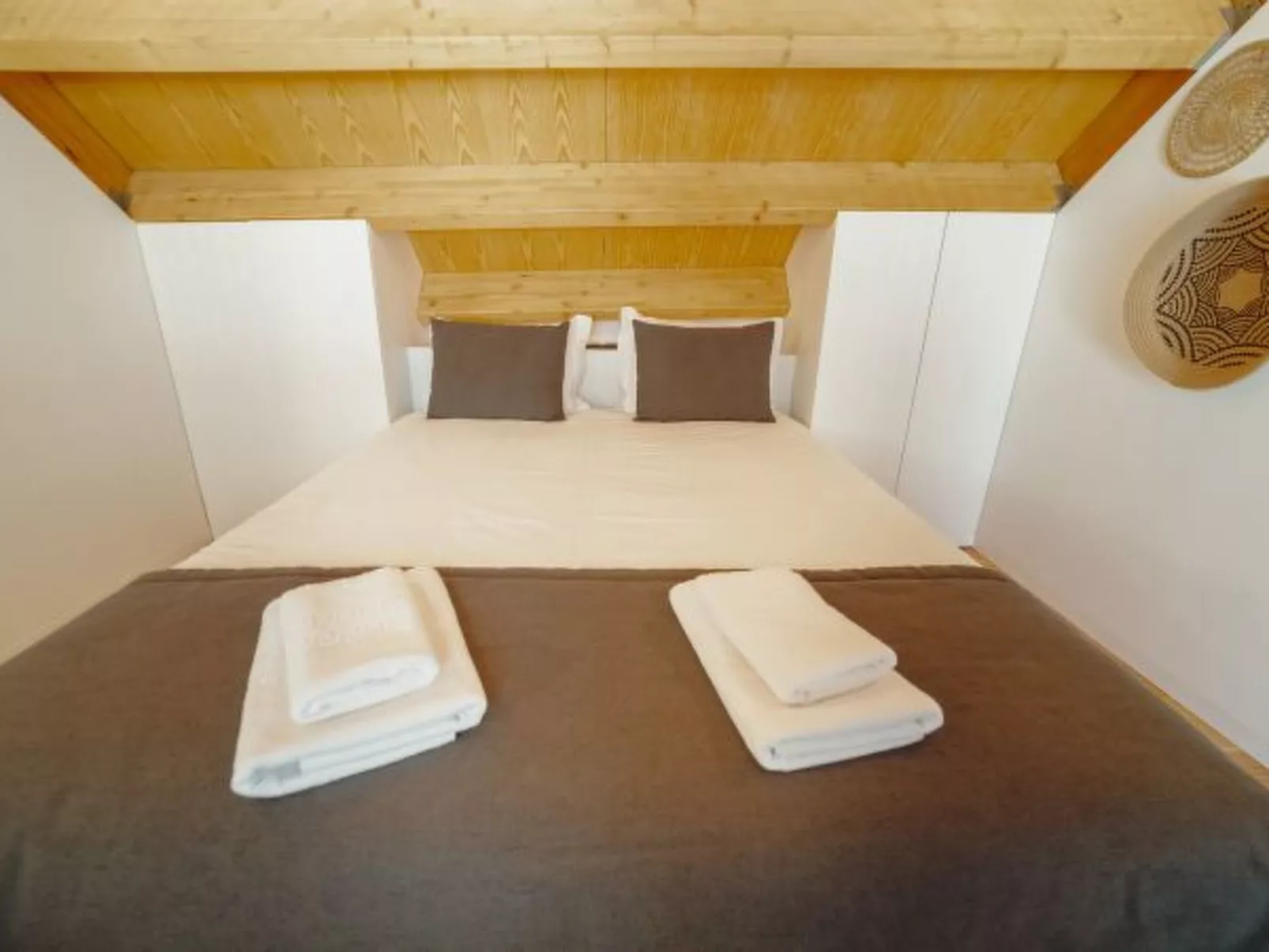 ELEGANT DOWNTOWN APARTMENT by VACATIONY - Binnen