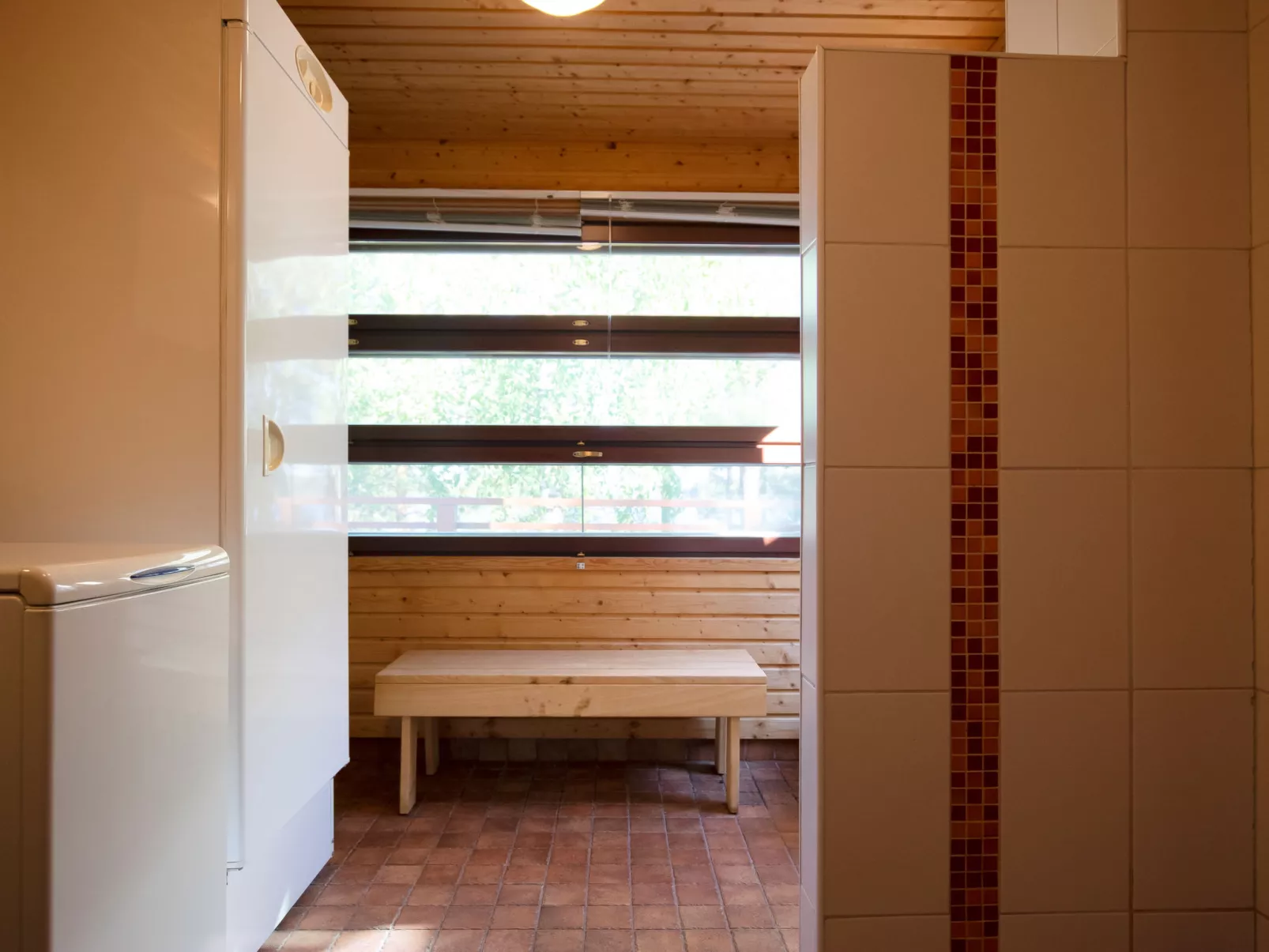 Tiirinniemi 27 a - Binnen