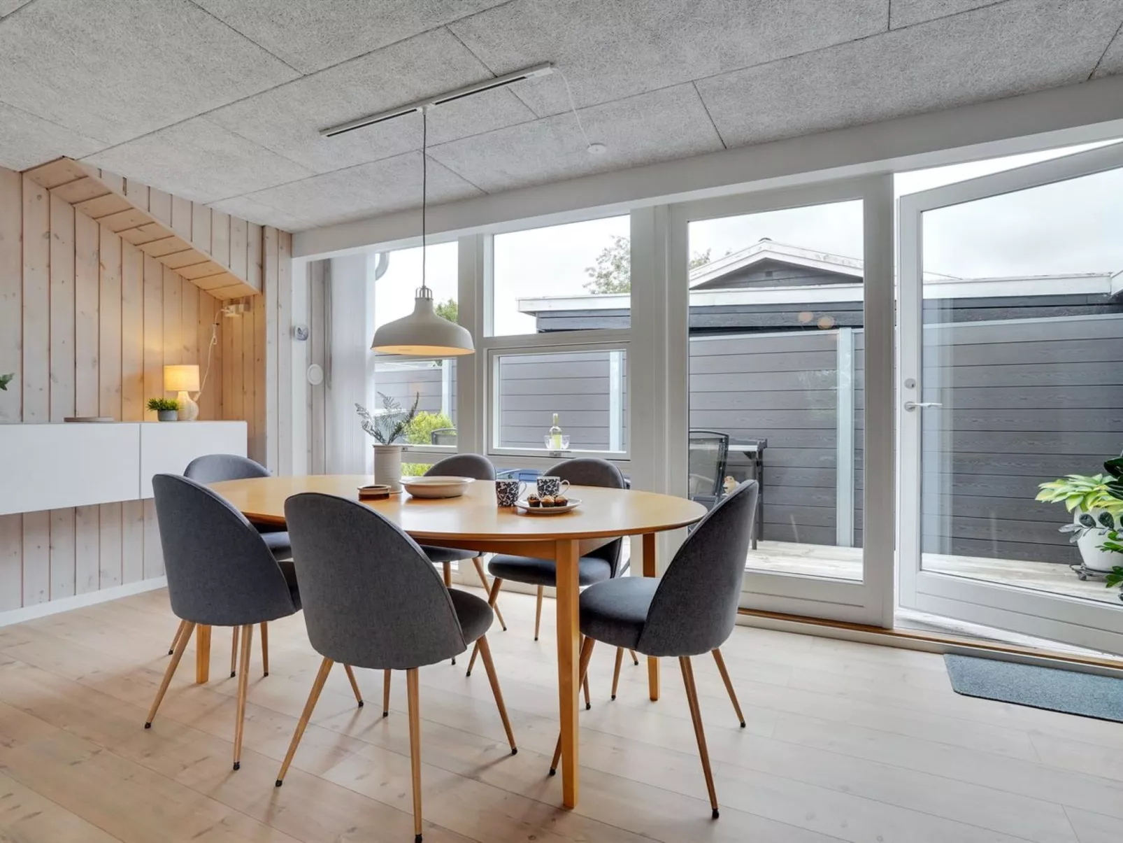 "Kei" - 75m from the sea - Binnen