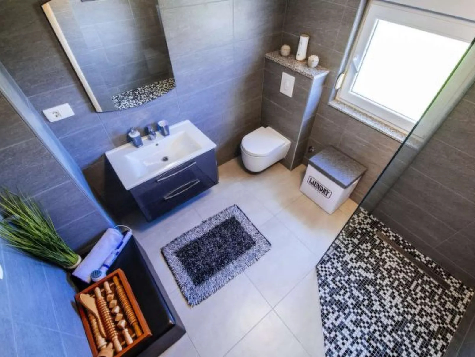 Villa Enna with heated pool - Image-tags.info