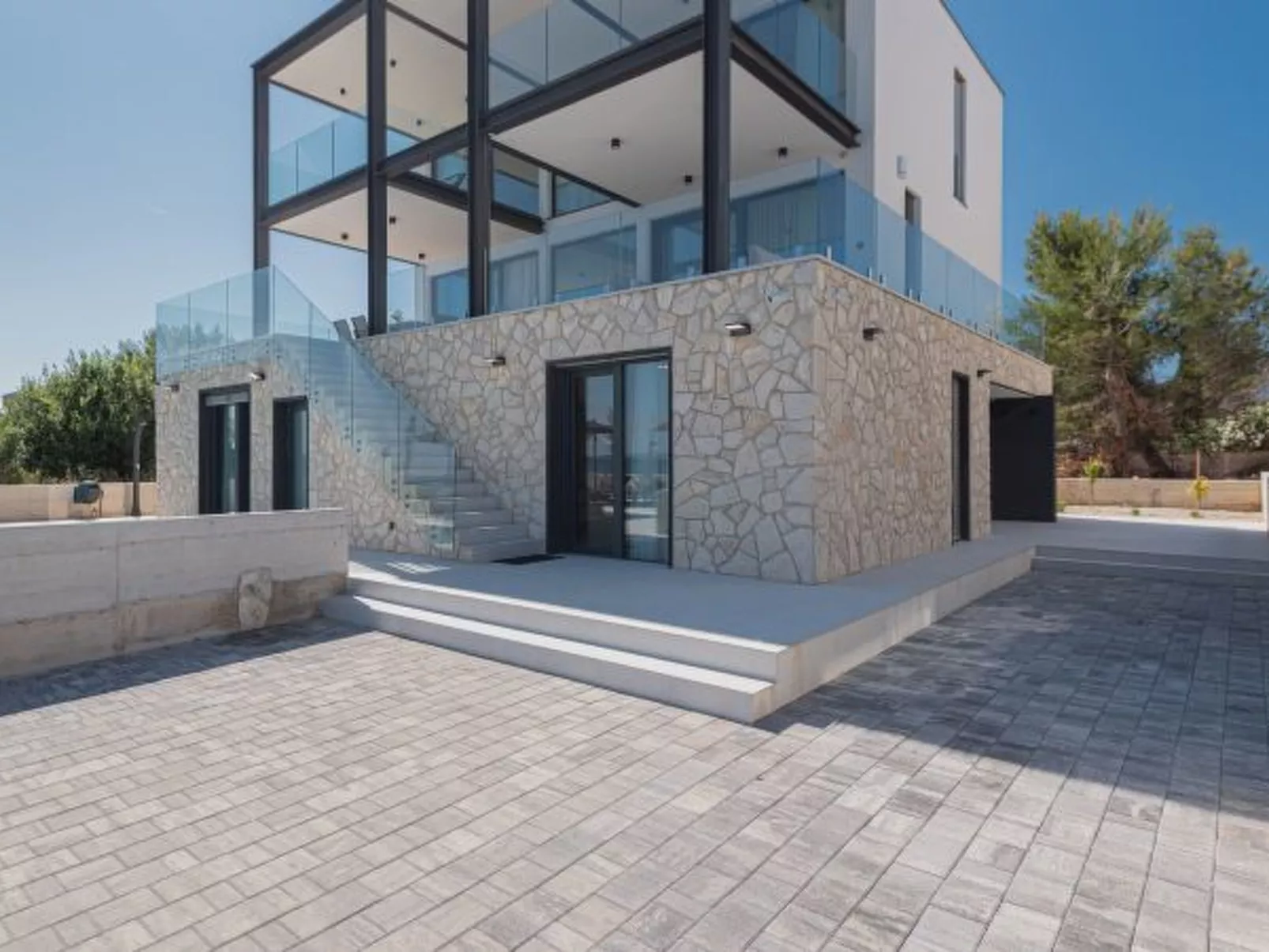 Seafront Villa Aurea with pool and seaview - Image-tags.info