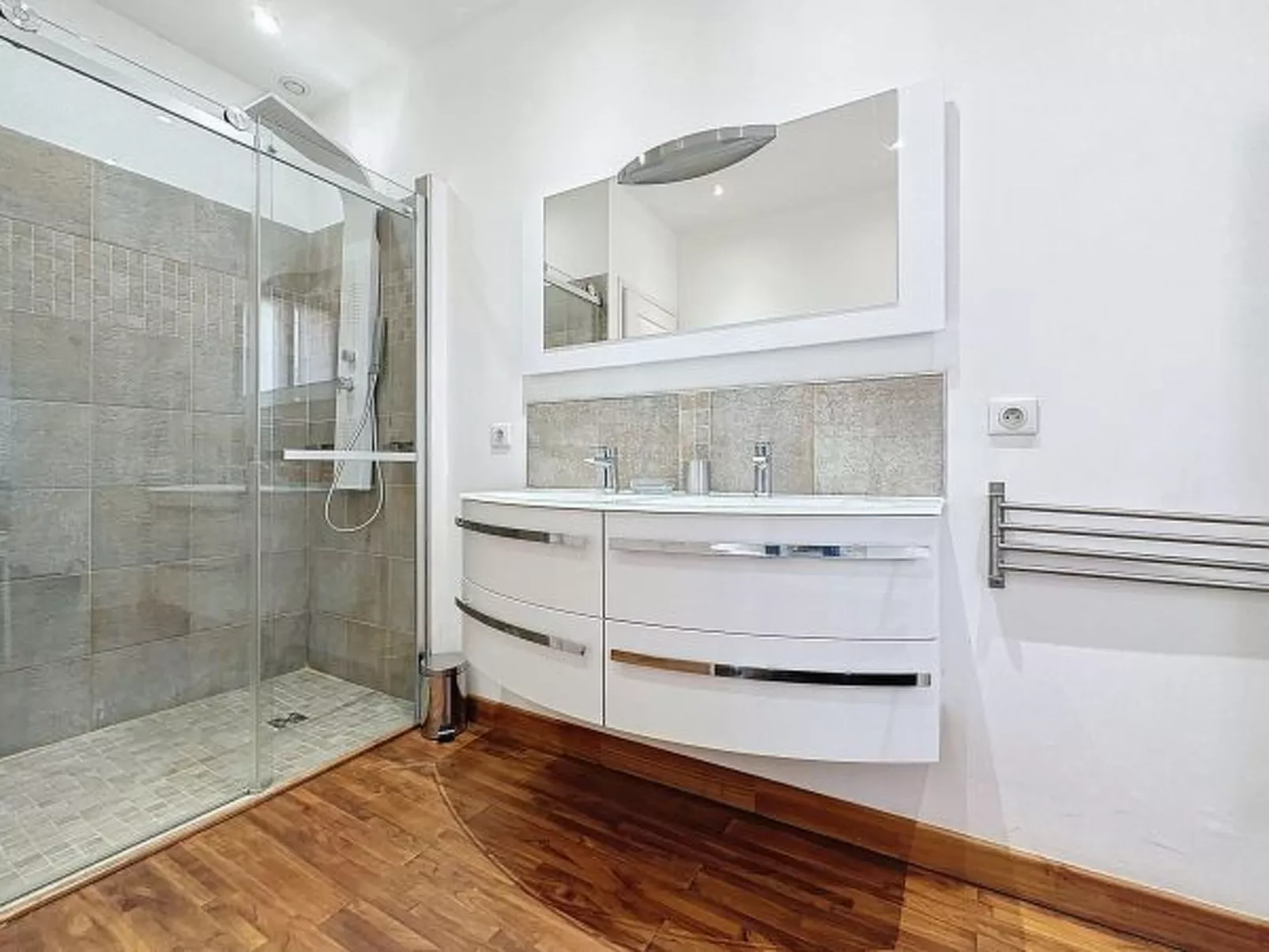 1 bedroom, fantastic view on the port. 269 - Image-tags.info