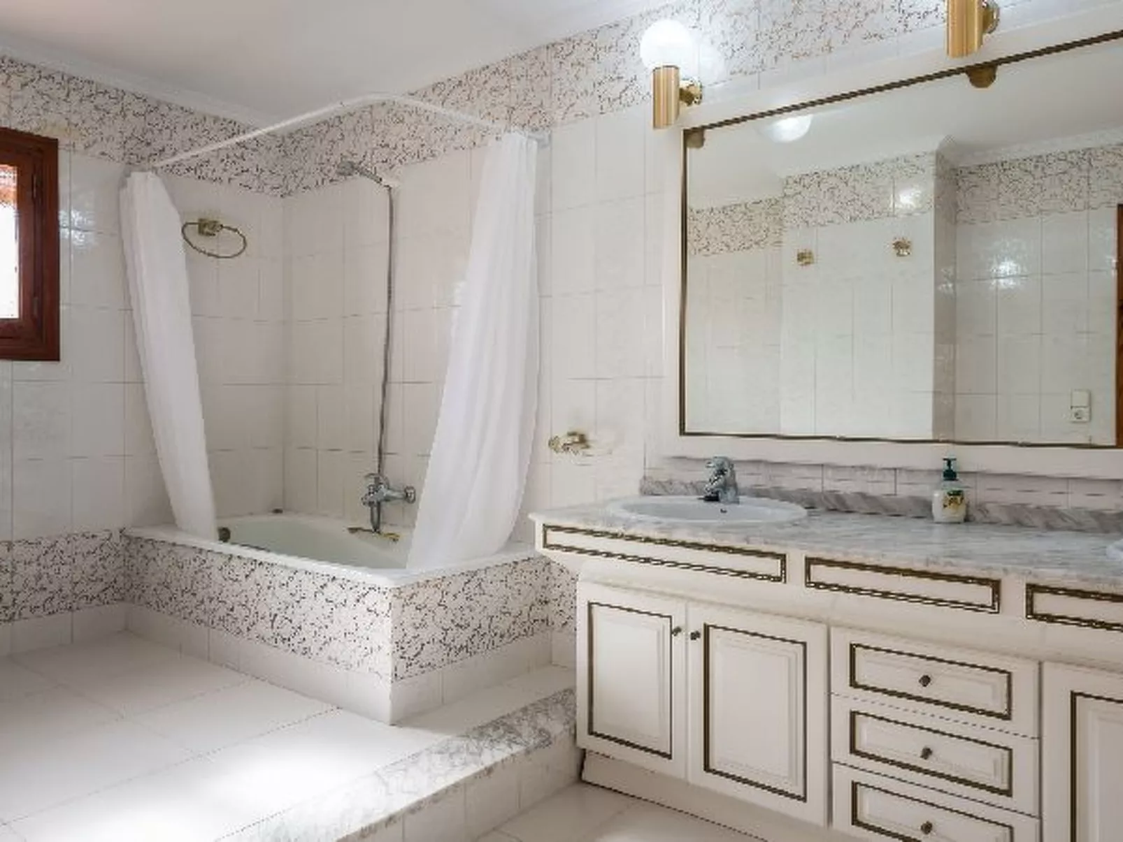 Villa Llobell - PlusHolidays - Image-tags.info