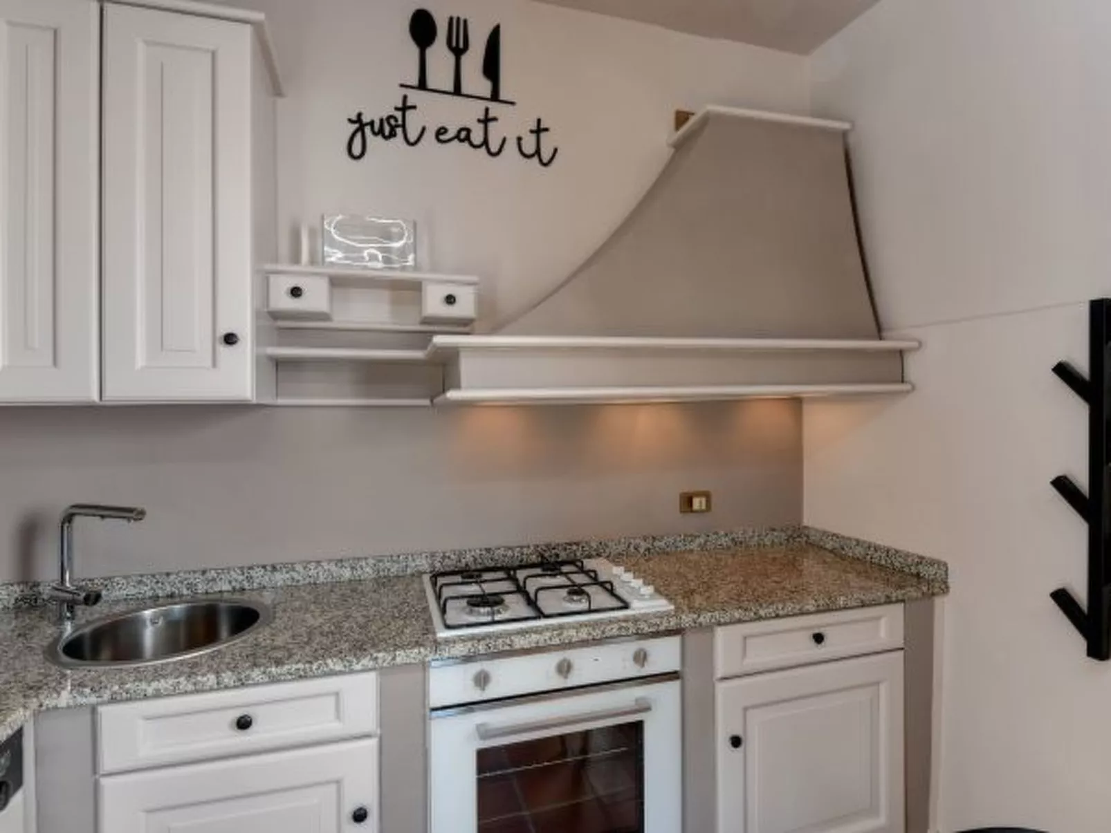 Desenzanoloft Swarovski & Pool - Image-tags.info