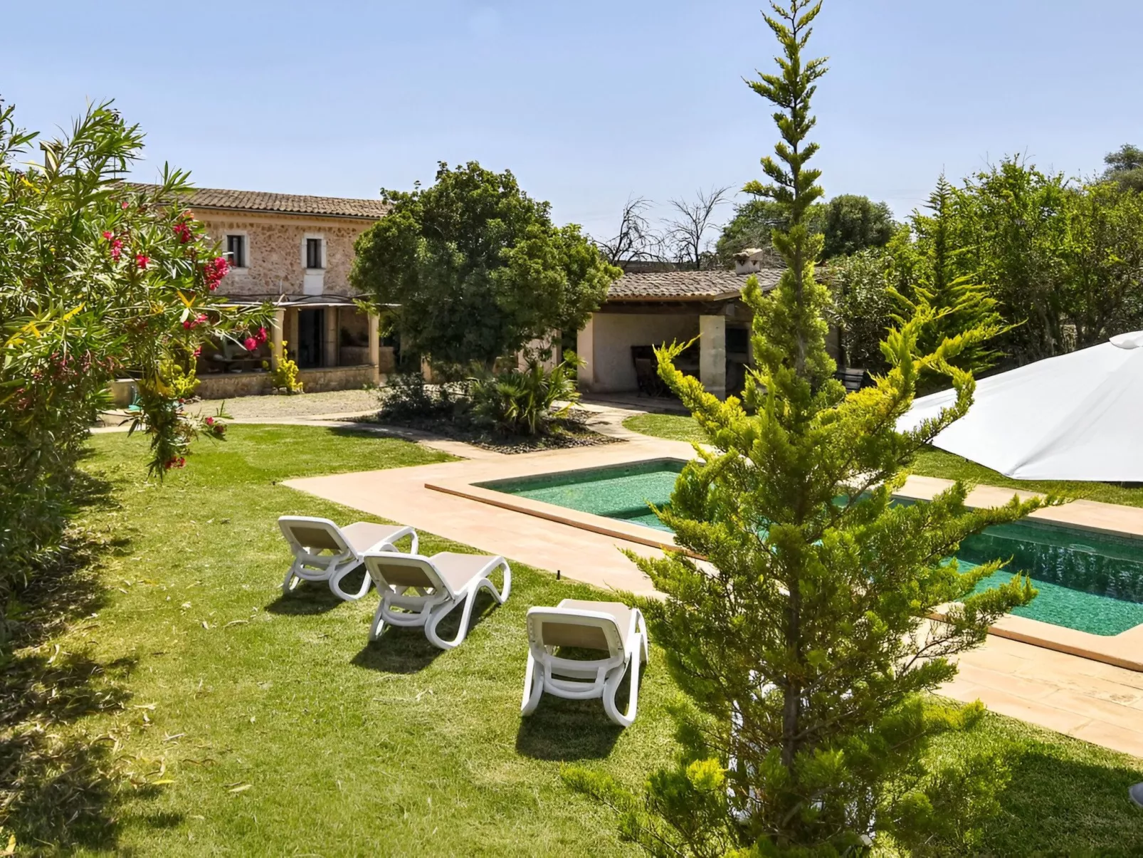 Restauriertes Landhaus in Búger - Buiten
