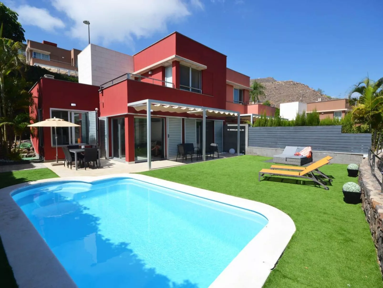 Villa für 4 Personen mit Schwimmbad und balinesi - Buiten