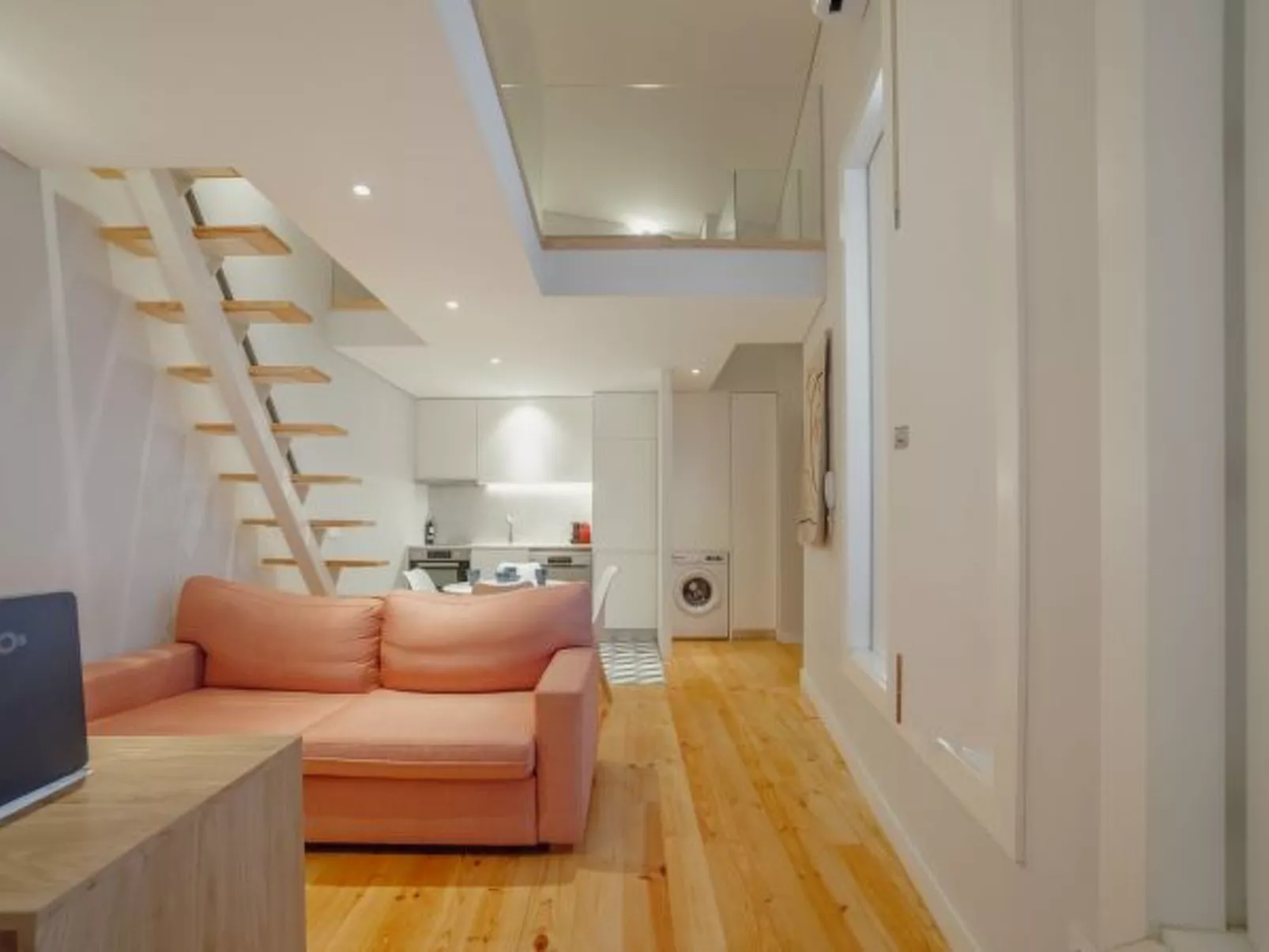 DOWNTOWN AMAZING DUPLEX by VACATIONY - Binnen