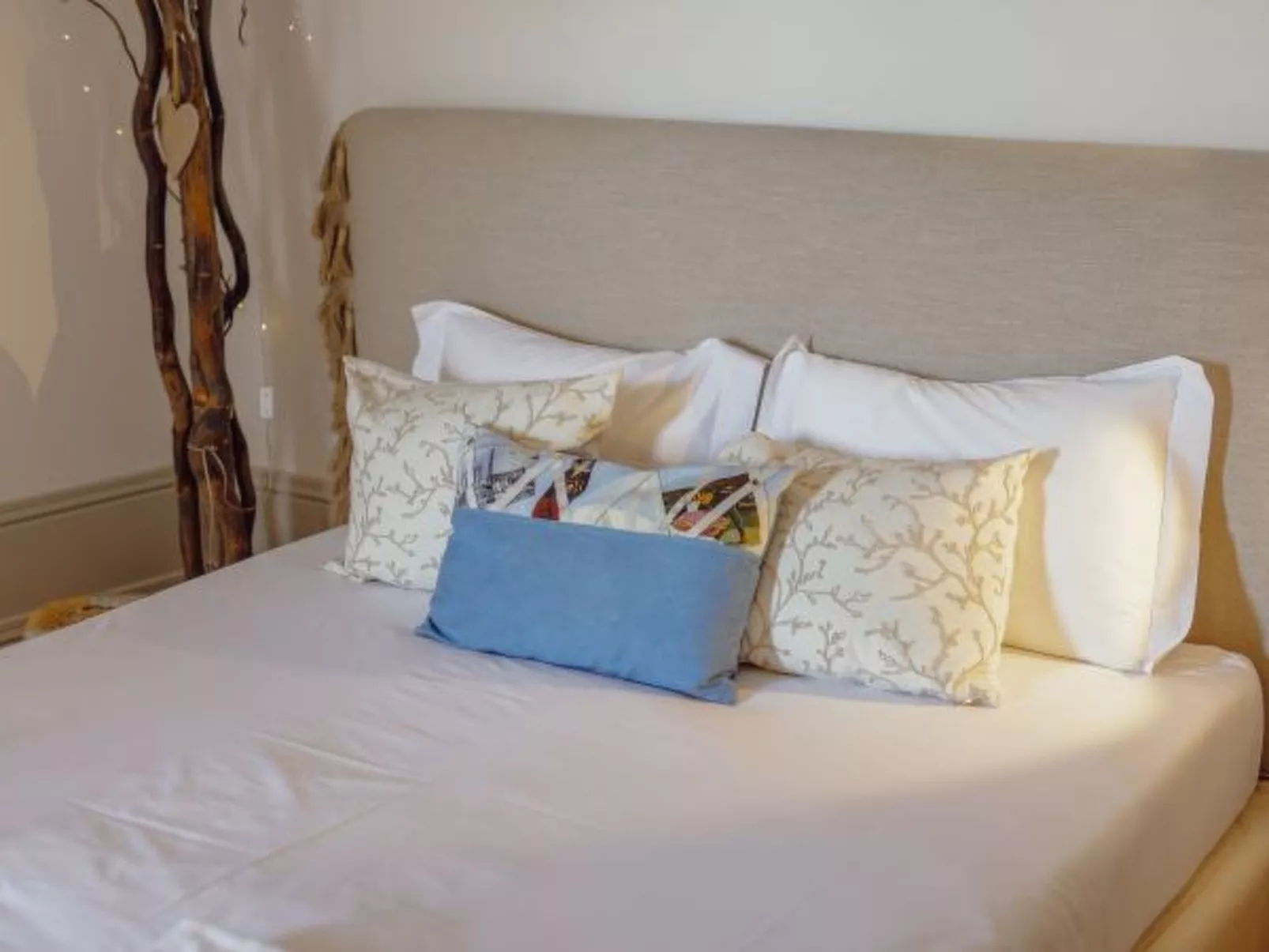 DOWNTOWN MODERN STUDIO with TERRACE by VACATIONY - Binnen