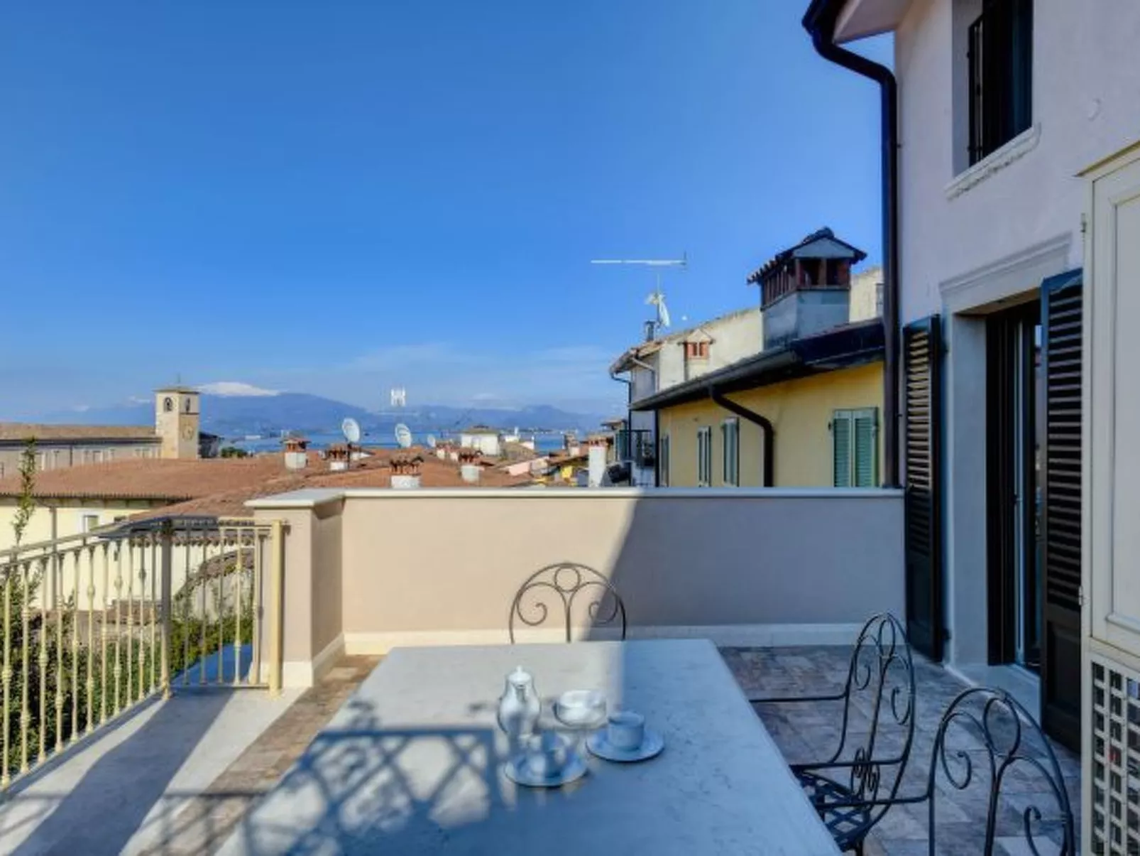 DesenzanoLoft : La Vite Luxury Appartment 2 CIN IT017067C2HOLOZDF9 - Image-tags.info