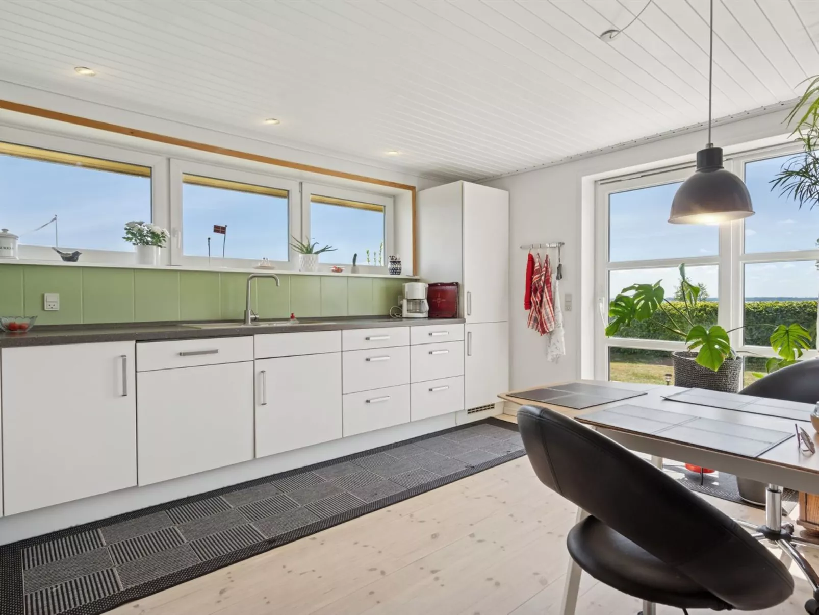 "Erin" - 200m from the sea - Binnen