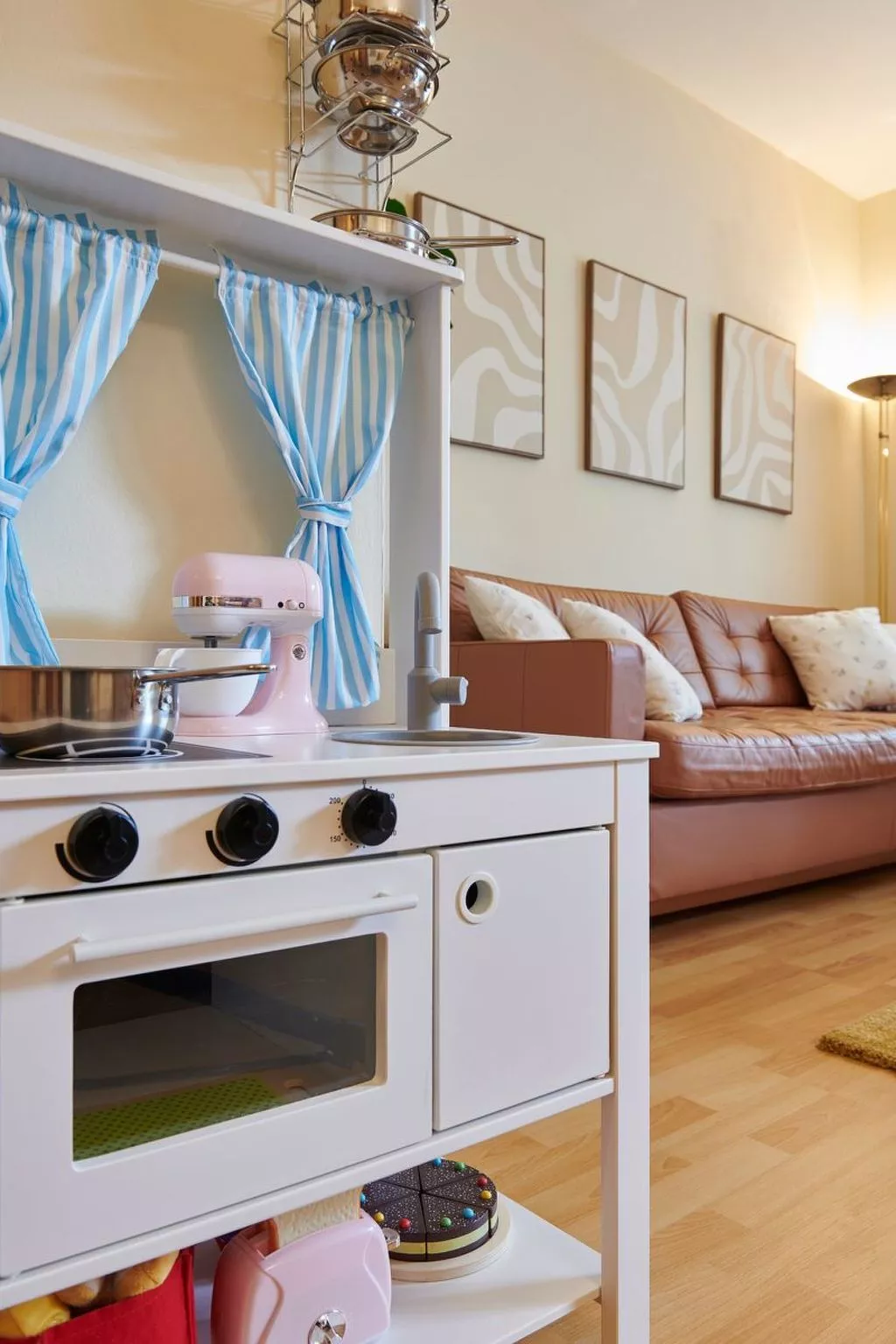 DAS BURGENNEST - Binnen