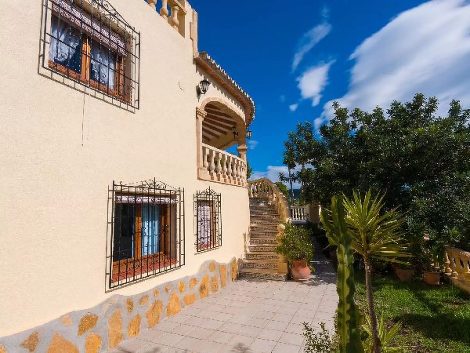 Villa Llobell - PlusHolidays - Image-tags.info