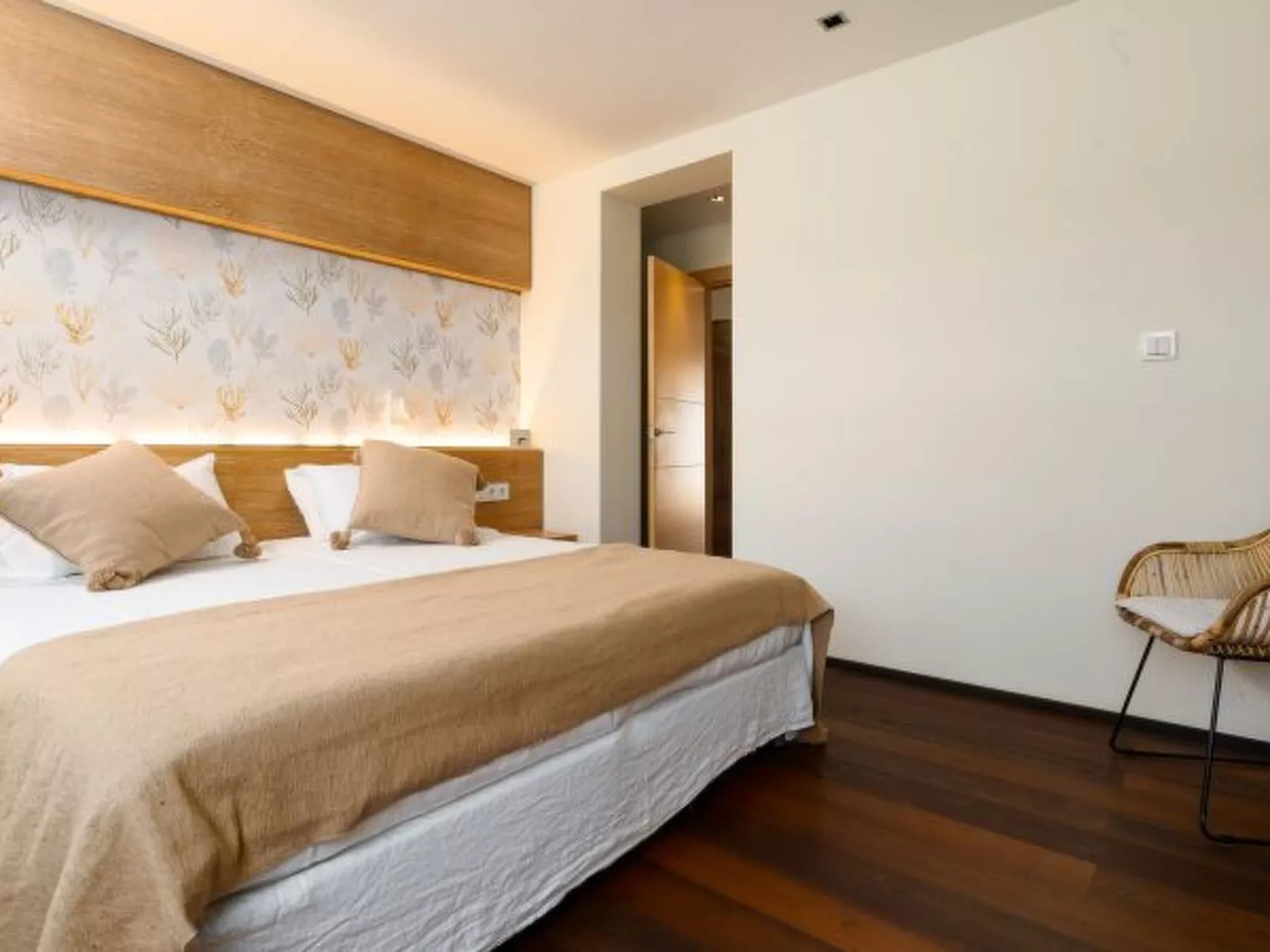 Villa Madrugada, beachside villa in Costabella - Image-tags.info