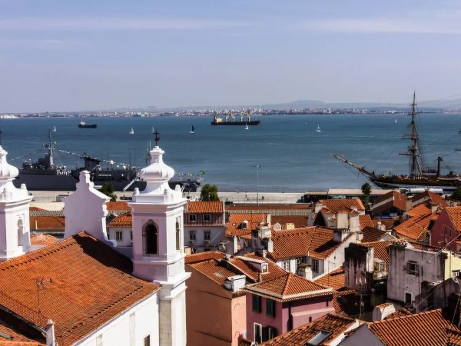 Alfama District Apartments - Santiago - Buiten