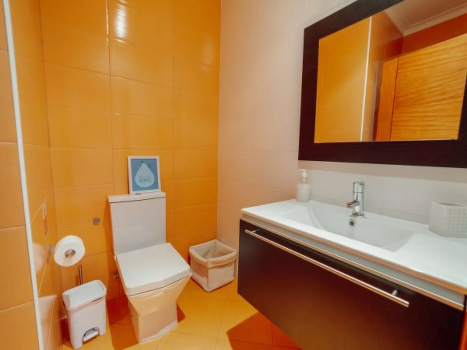 POOL & CINEMA VILLA by VACATIONY - Binnen