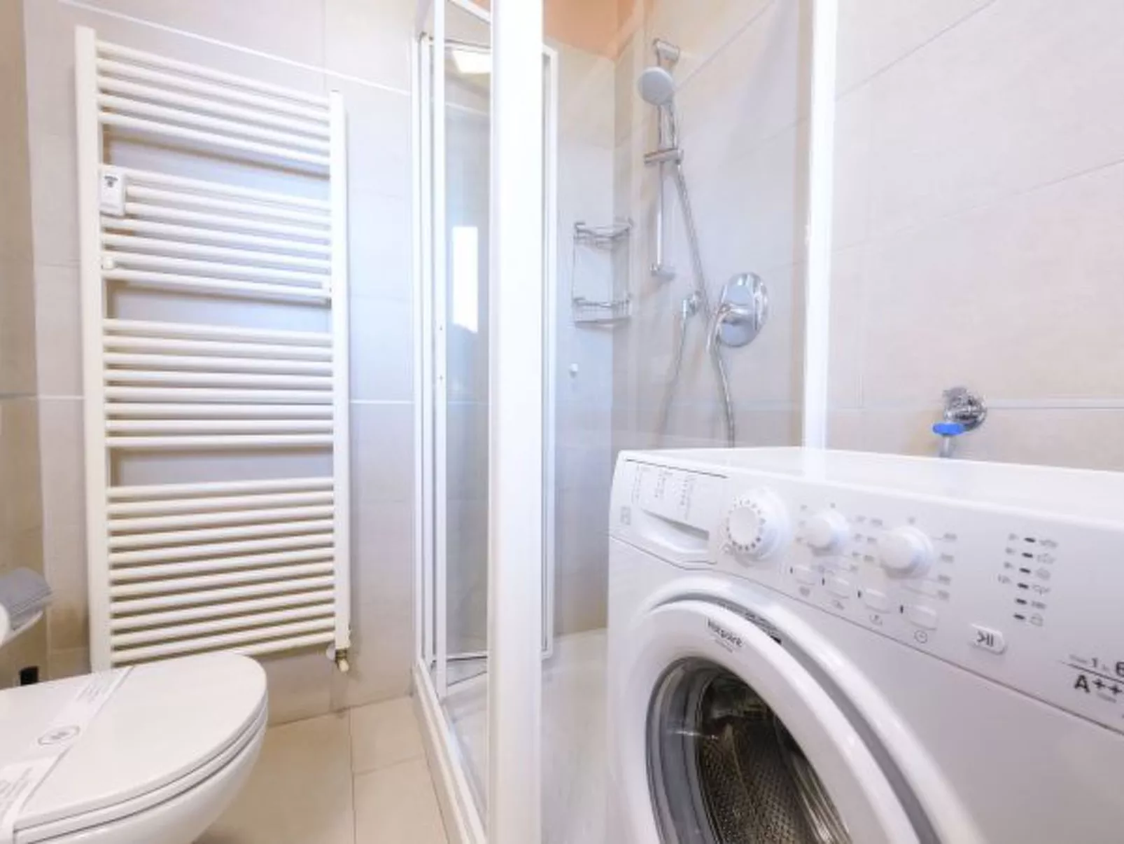 Desenzanoloft Smiling - Image-tags.info