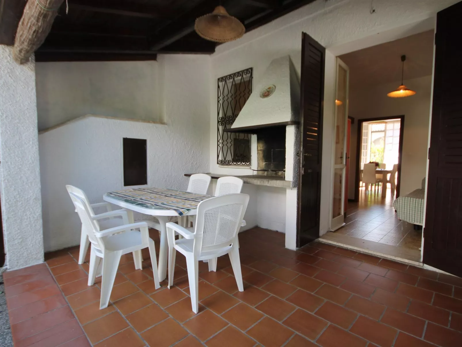 Cottage mit großem Garten, Klima, 6 Gäste - Buiten