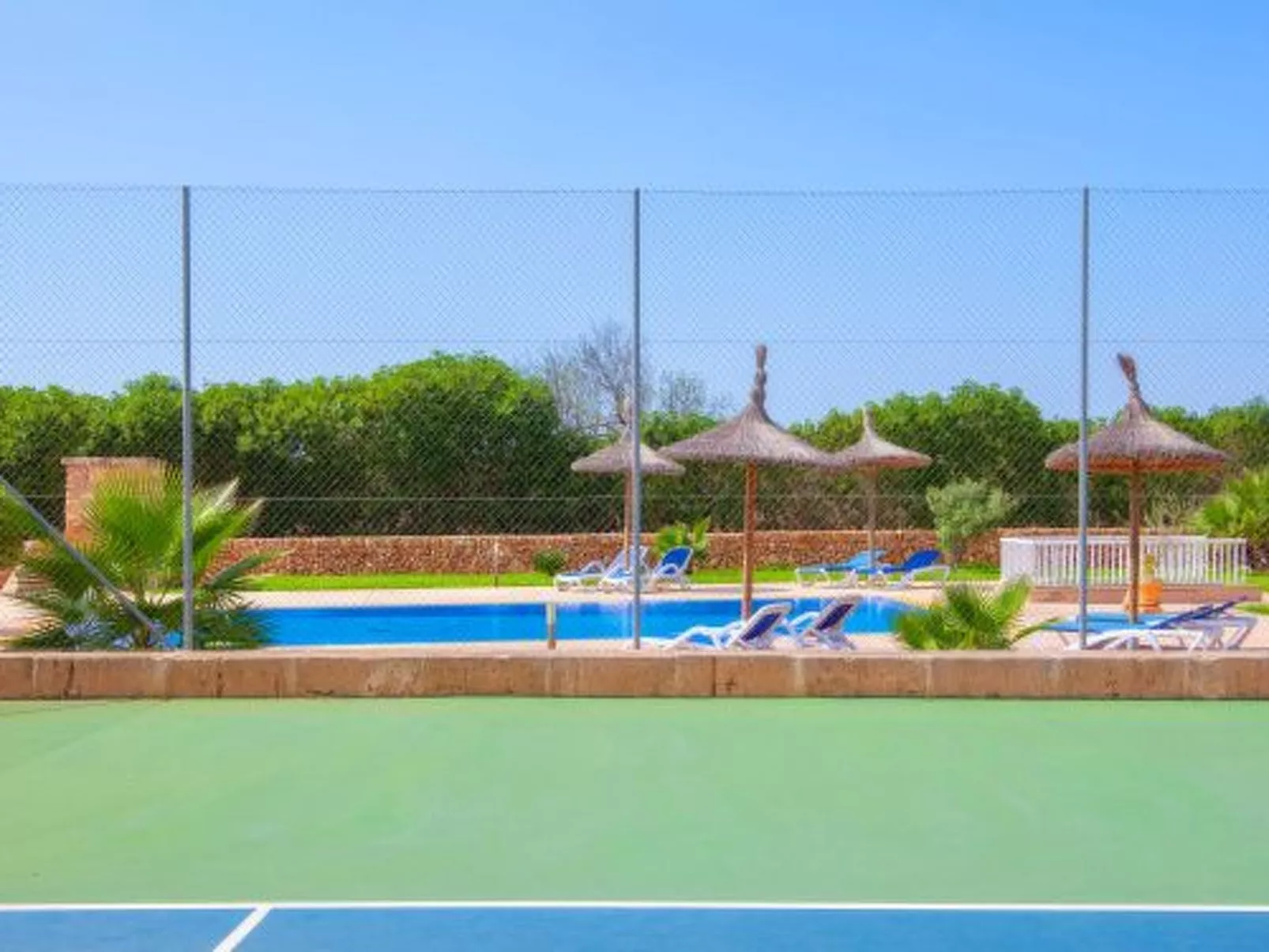 Finca 'Son Dalabau' mit Terrasse - Buiten