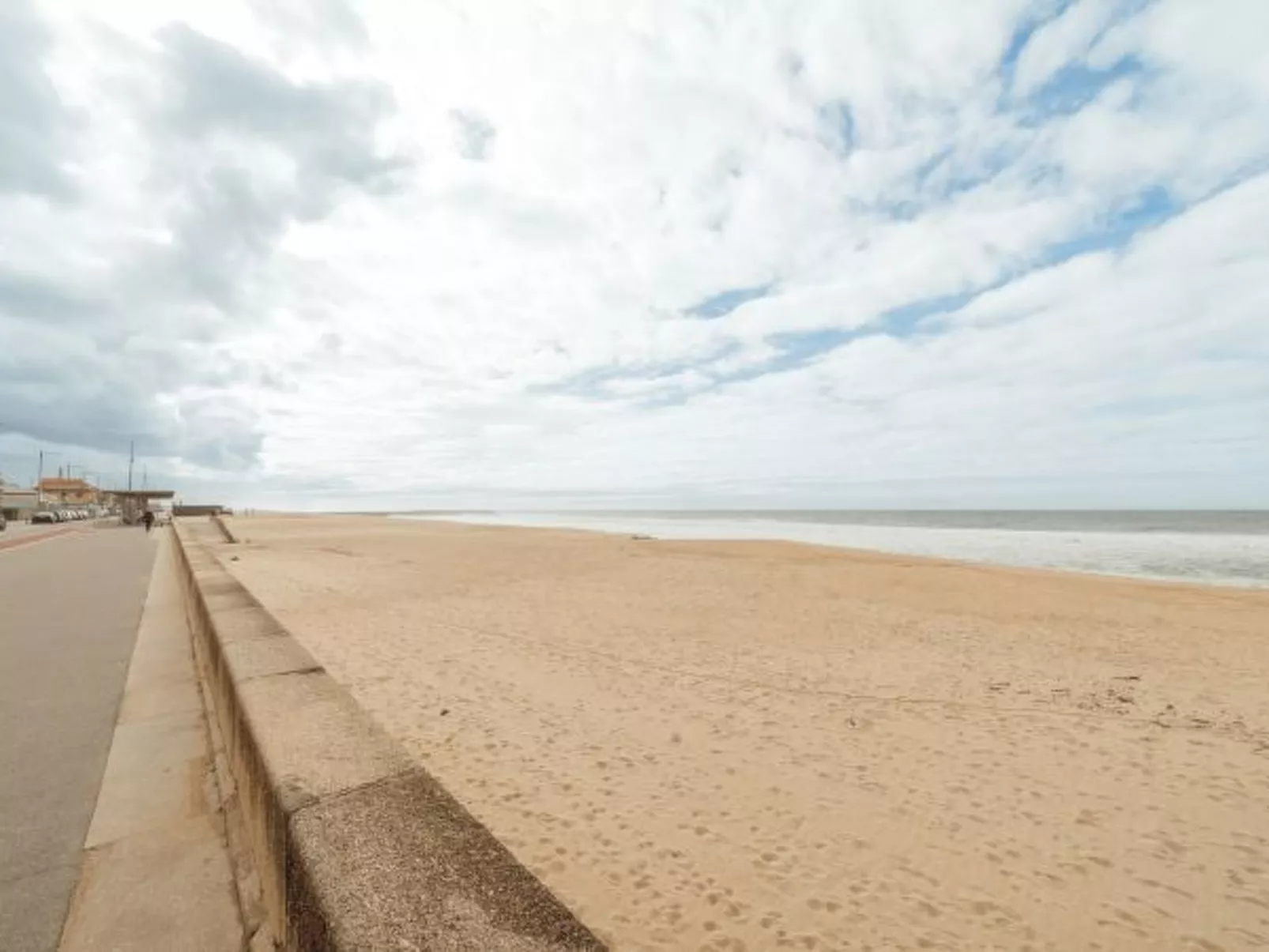 ESPINHO SEAWALK AND SEAVIEW by VACATIONY - Buiten